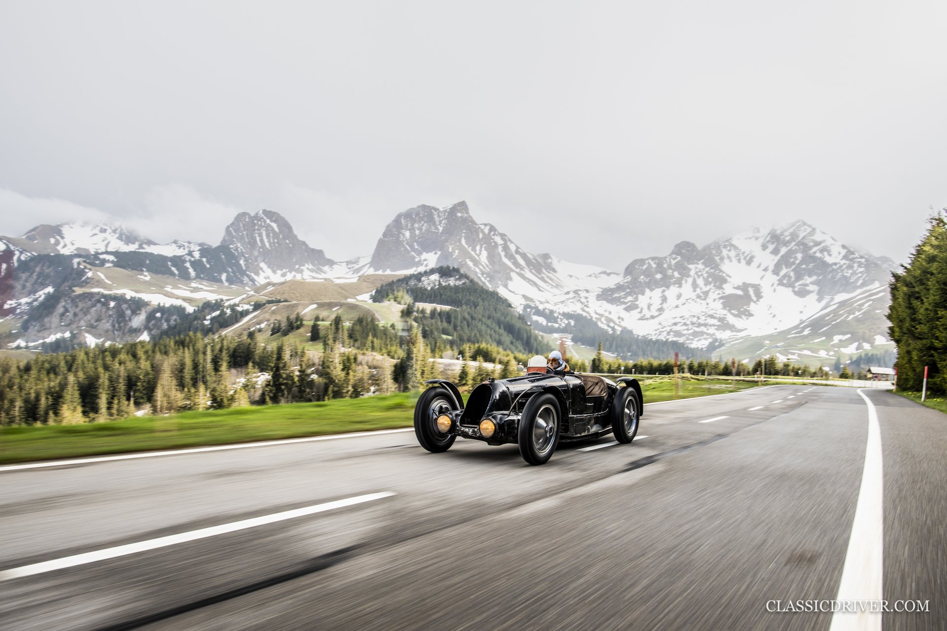 Racing towards Villa d'Este in a rather royal Bugatti 59 - Vimarsana News