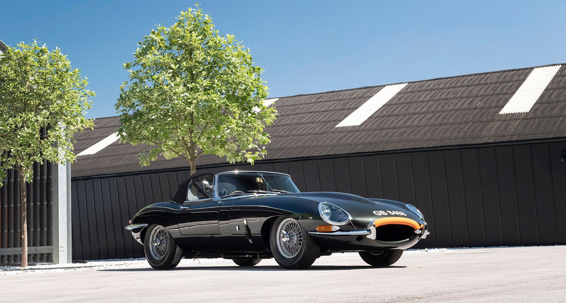 Tested: 1961 Jaguar E-type Proves Every Bit as Great as It Looks