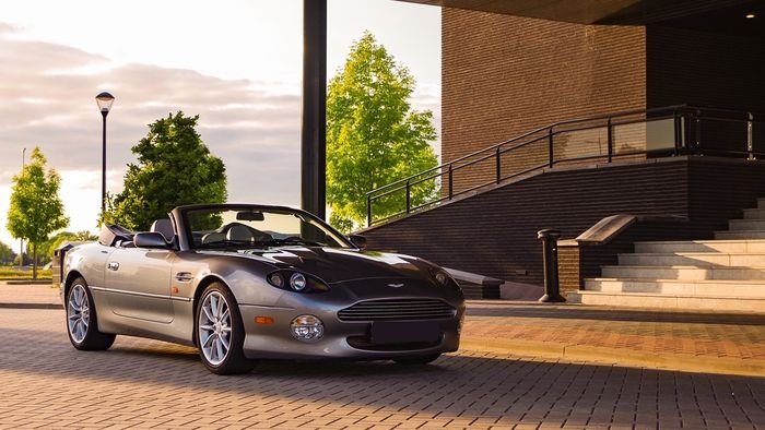 Aston Martin - DB7 VOLANTE 5.9 V12 VANTAGE - 2000 Aston Martin - DB7 VOLANTE 5.9 V12 VANTAGE - 2000
