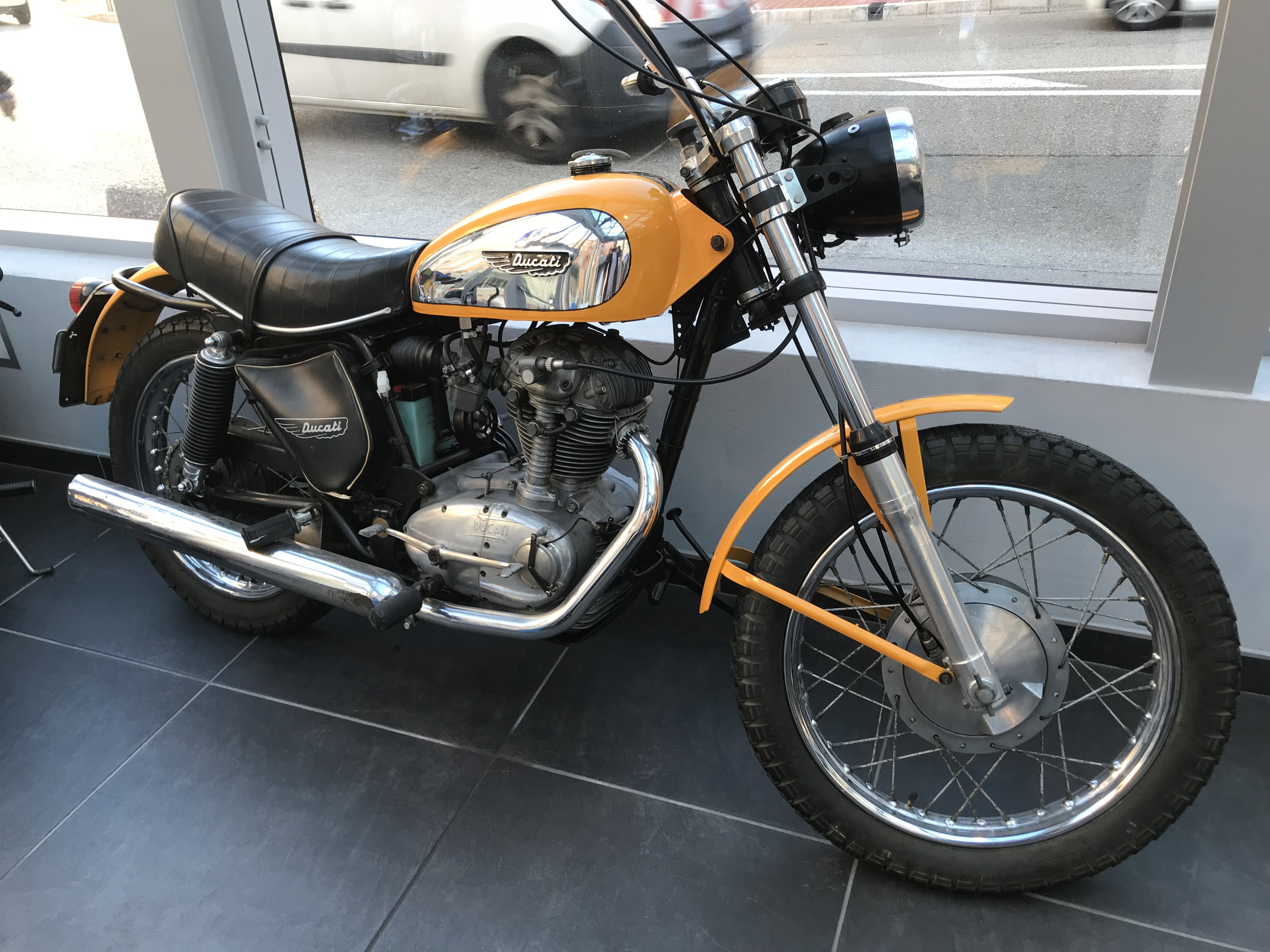 ducati scrambler 250