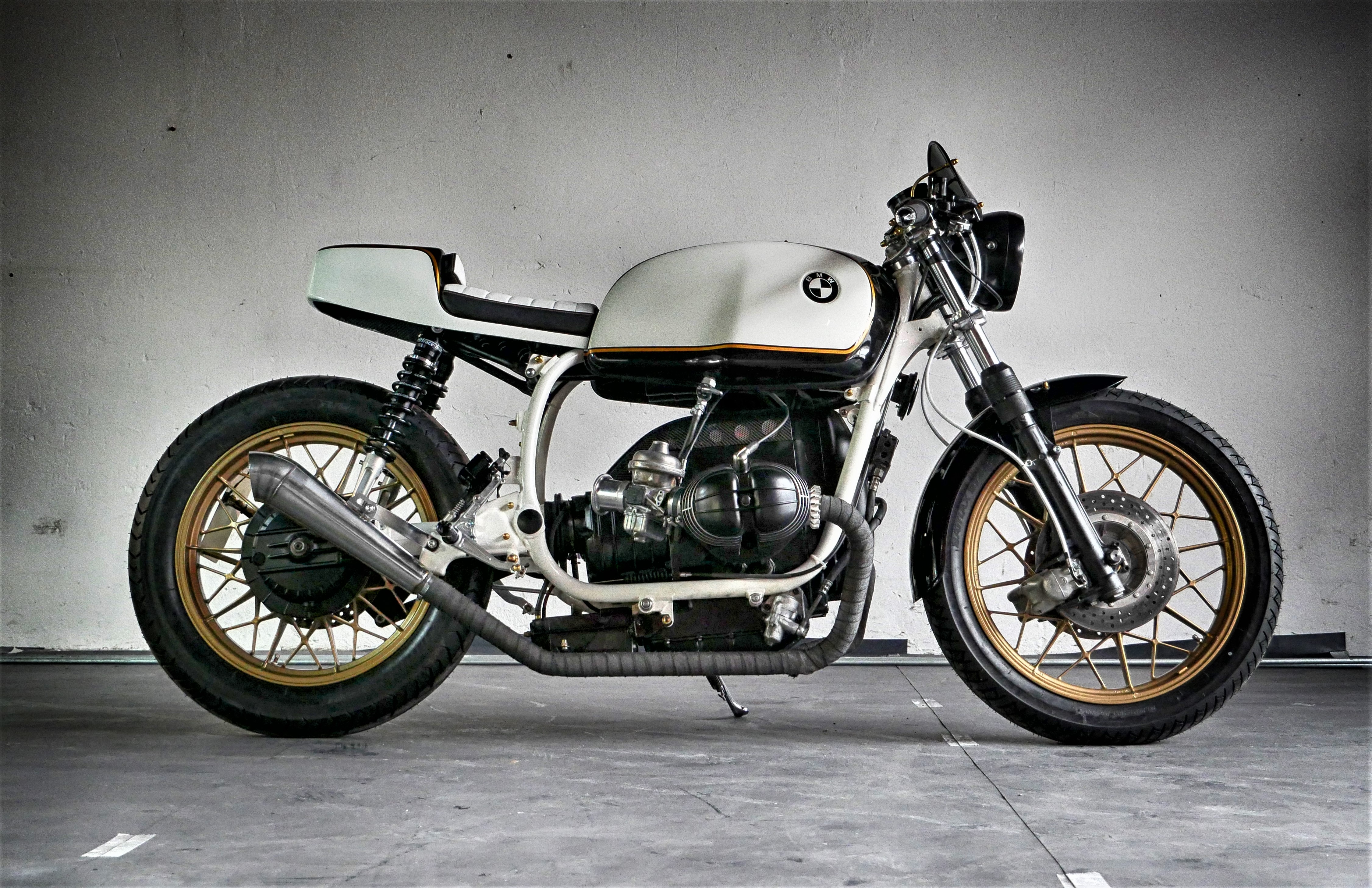 1980 BMW Motorcycles R80RT - BMW R 100 T THE RACER UMBAU | Classic Driver Market
