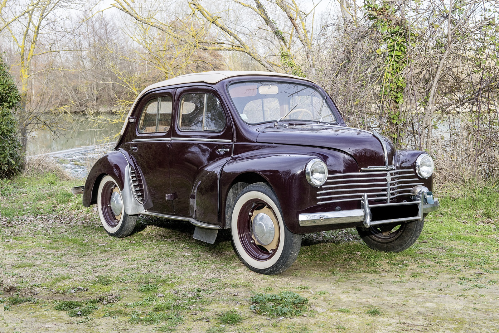 Рено 4л. Renault 4cv. Renault 4cv 1946. Renault Dauphine 1951. Renault CV.