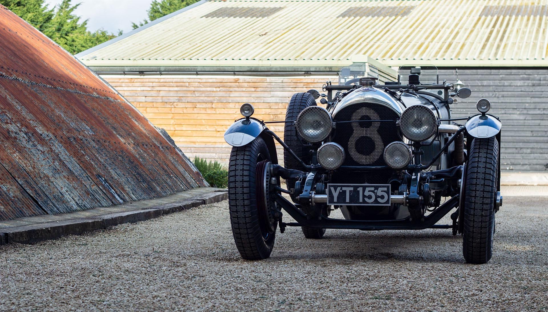 81  Convert an antique car to synthetic oil for Smartphone Wallpaper