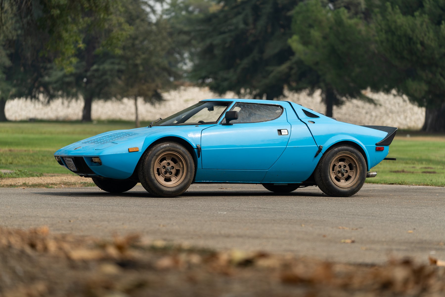 1975_lancia_stratos_hf_stradale_1.jpg