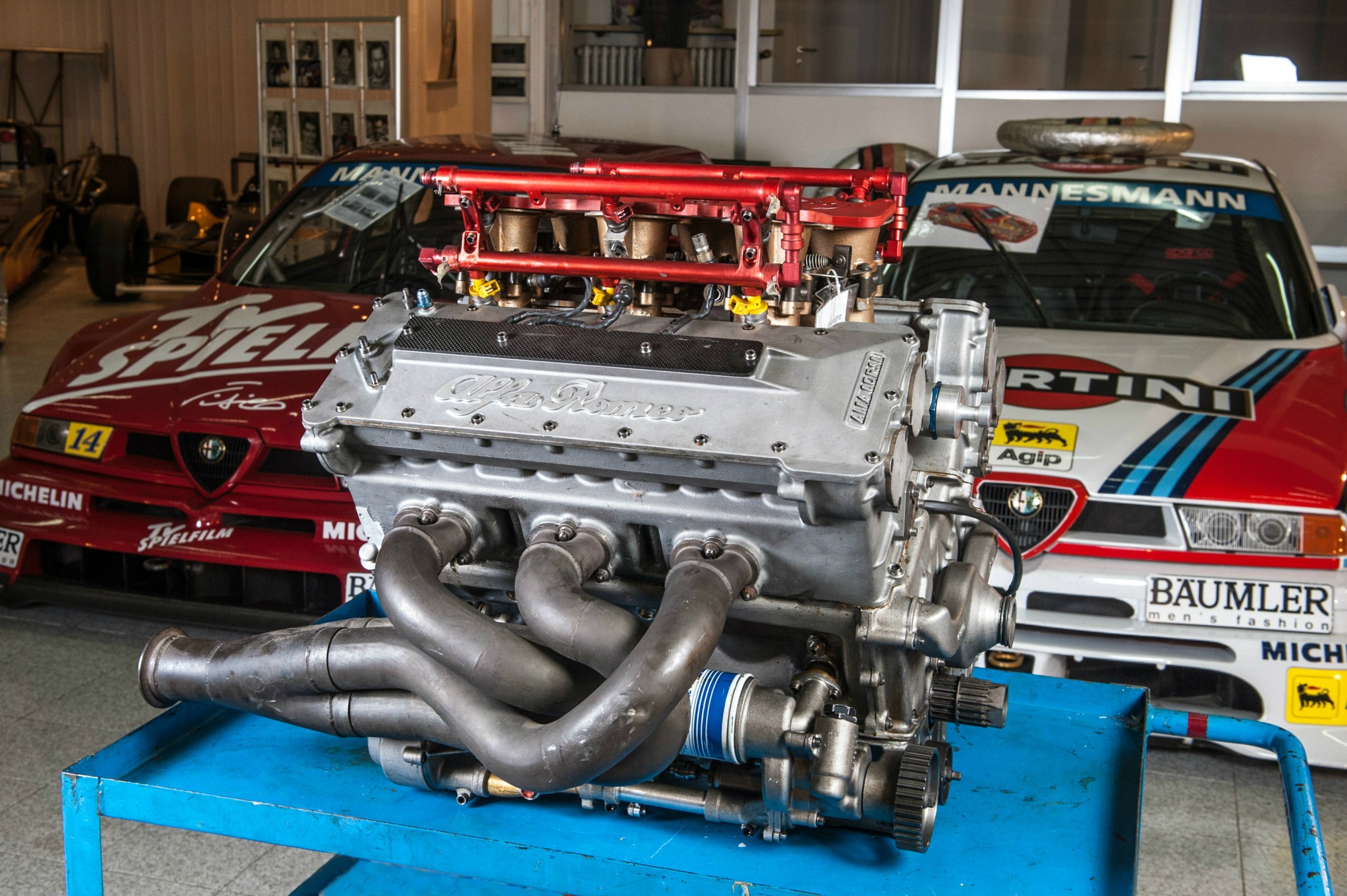 Temp v8. Alfa Romeo 155 DTM engine. Alfa Romeo 155 двигатель. Двигатель v8 Альфа Ромео. Двигатель Альфа Ромео 2.5 v6.