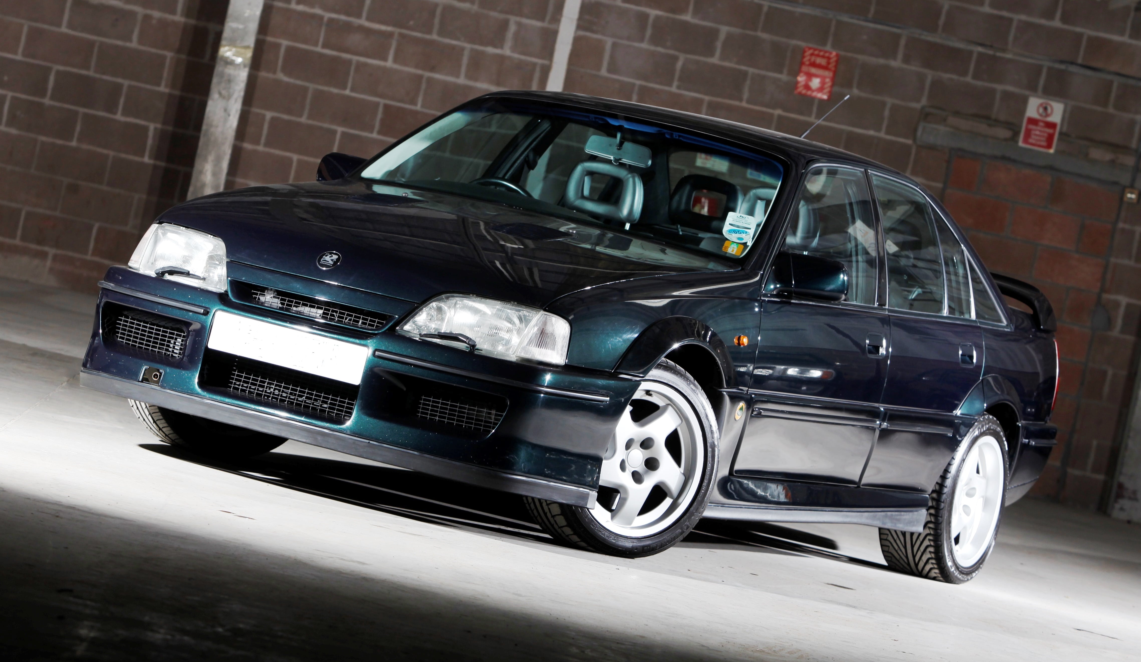 1991 Lotus Carlton | Classic Driver Market