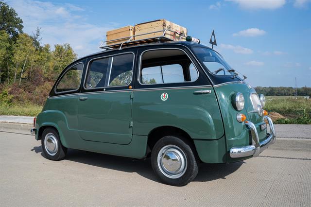 1/18 FIAT 600 Multipla タクシー MINIMINIERA MMT74302 Scale 1/18 | FIAT 600D MULTIPLA CON