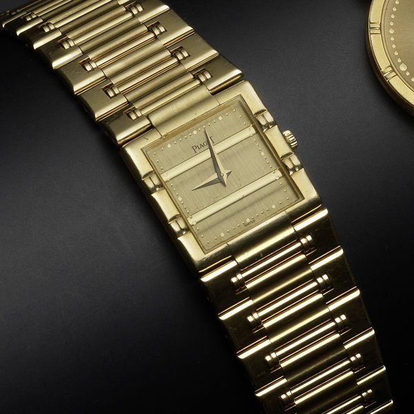 Piaget - An 18ct gold quartz bracelet watch | Classic Driver Market