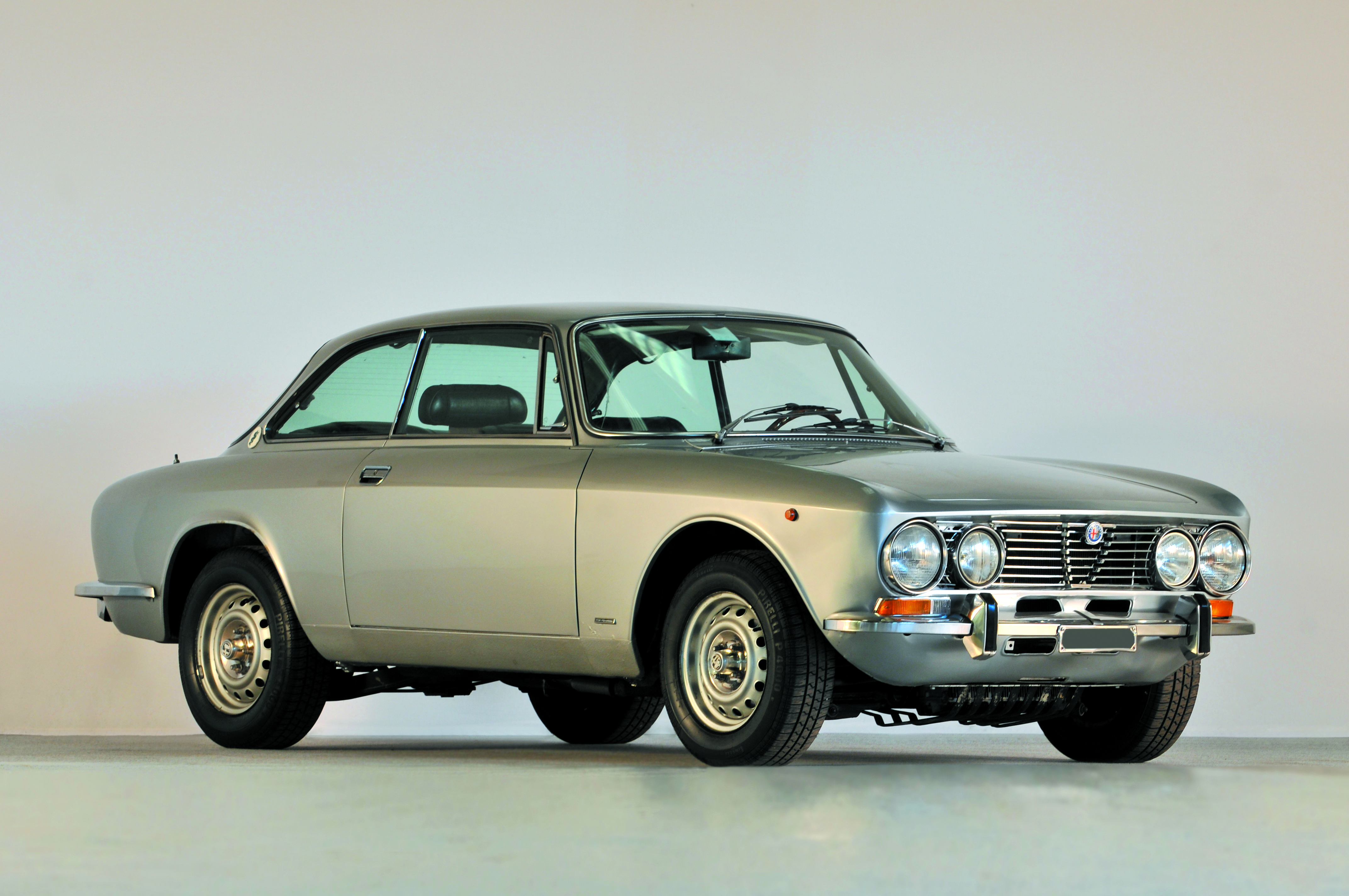 1973 Alfa Romeo 2000 Gtv Coupe Bertone Classic Driver