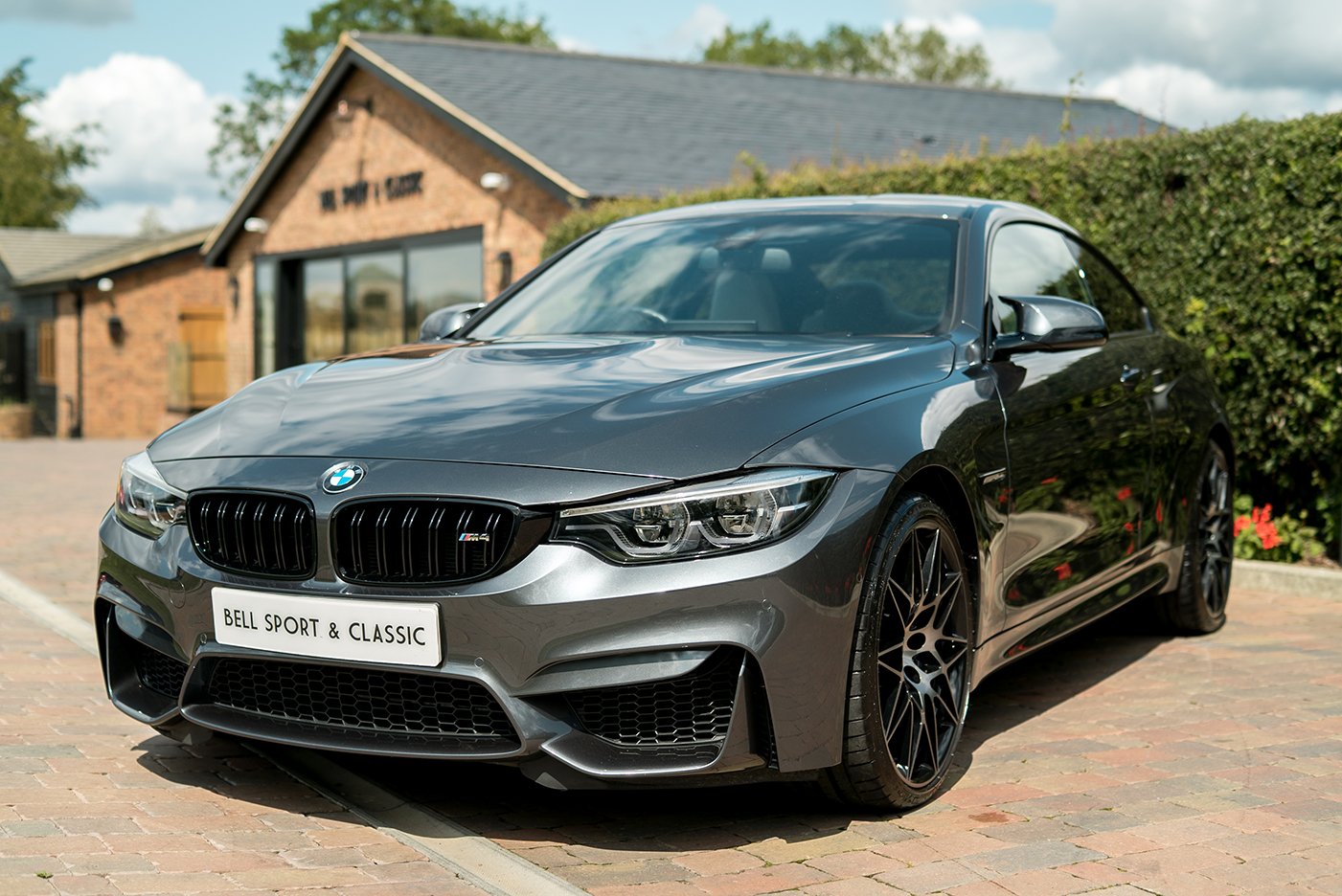 Капот BMW m4