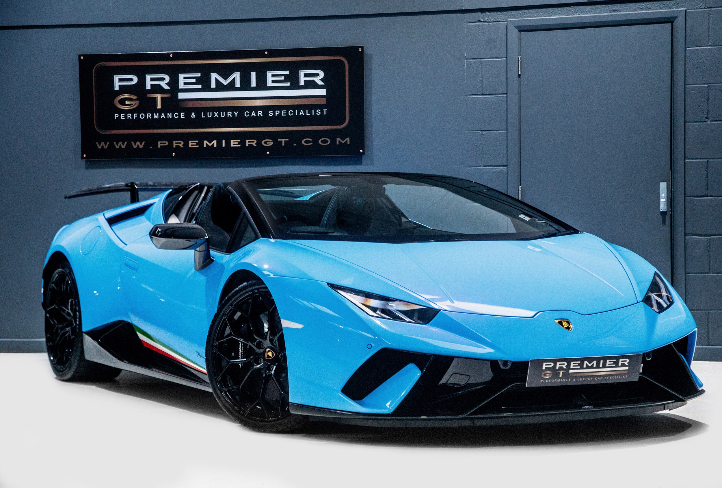 Машина Lamborghini Huracan Performante
