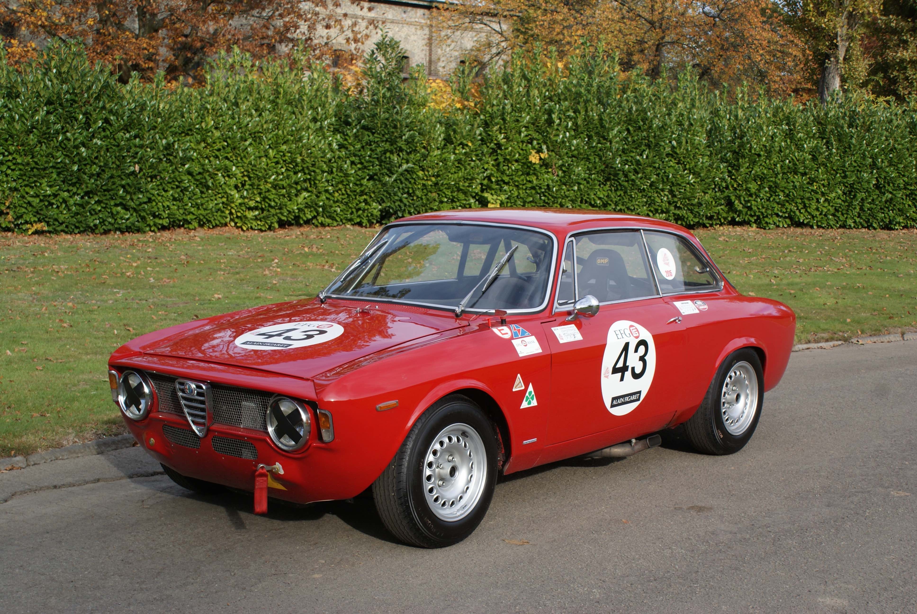 Alfa Romeo из бумаги