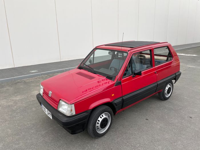 File:1991 Seat Marbella Special red (9963206454).jpg - Wikimedia Commons