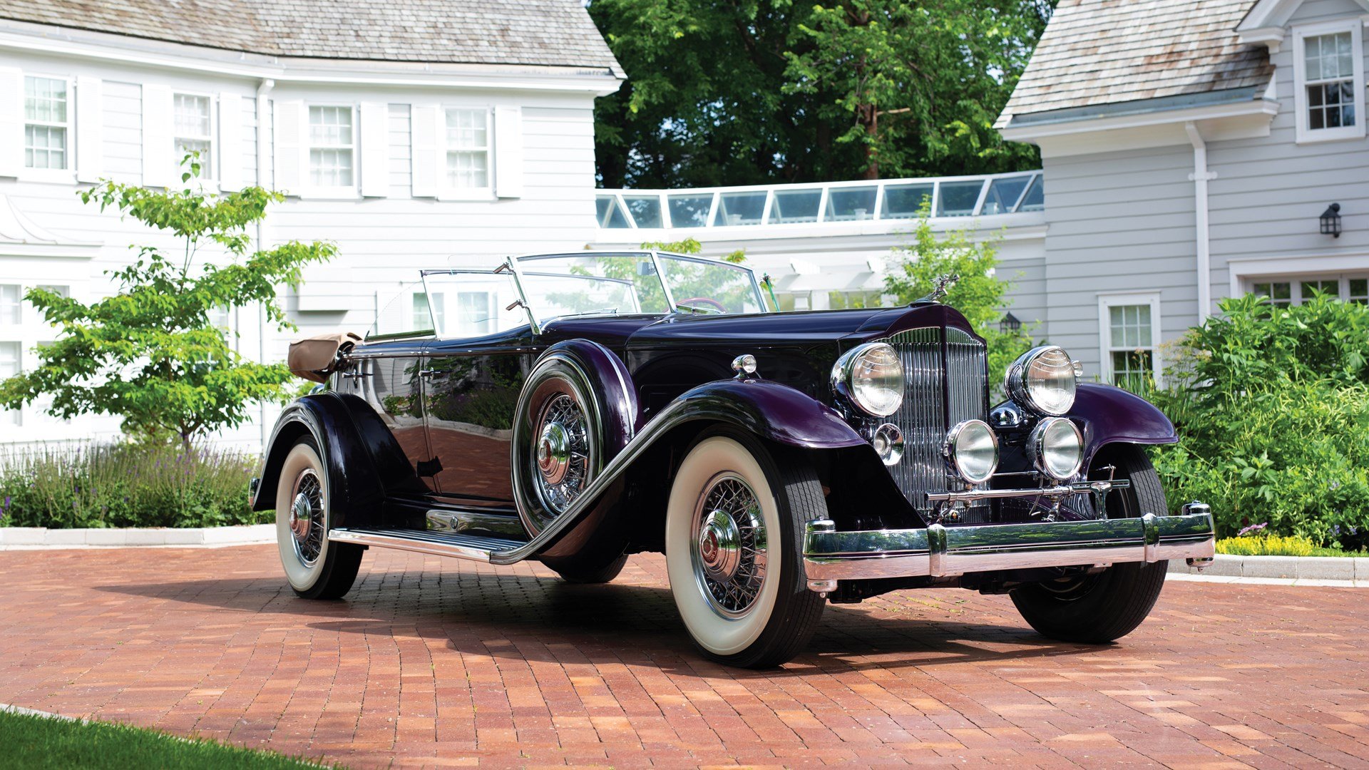 1932 Packard Twin Six - Individual Custom Sport Phaeton