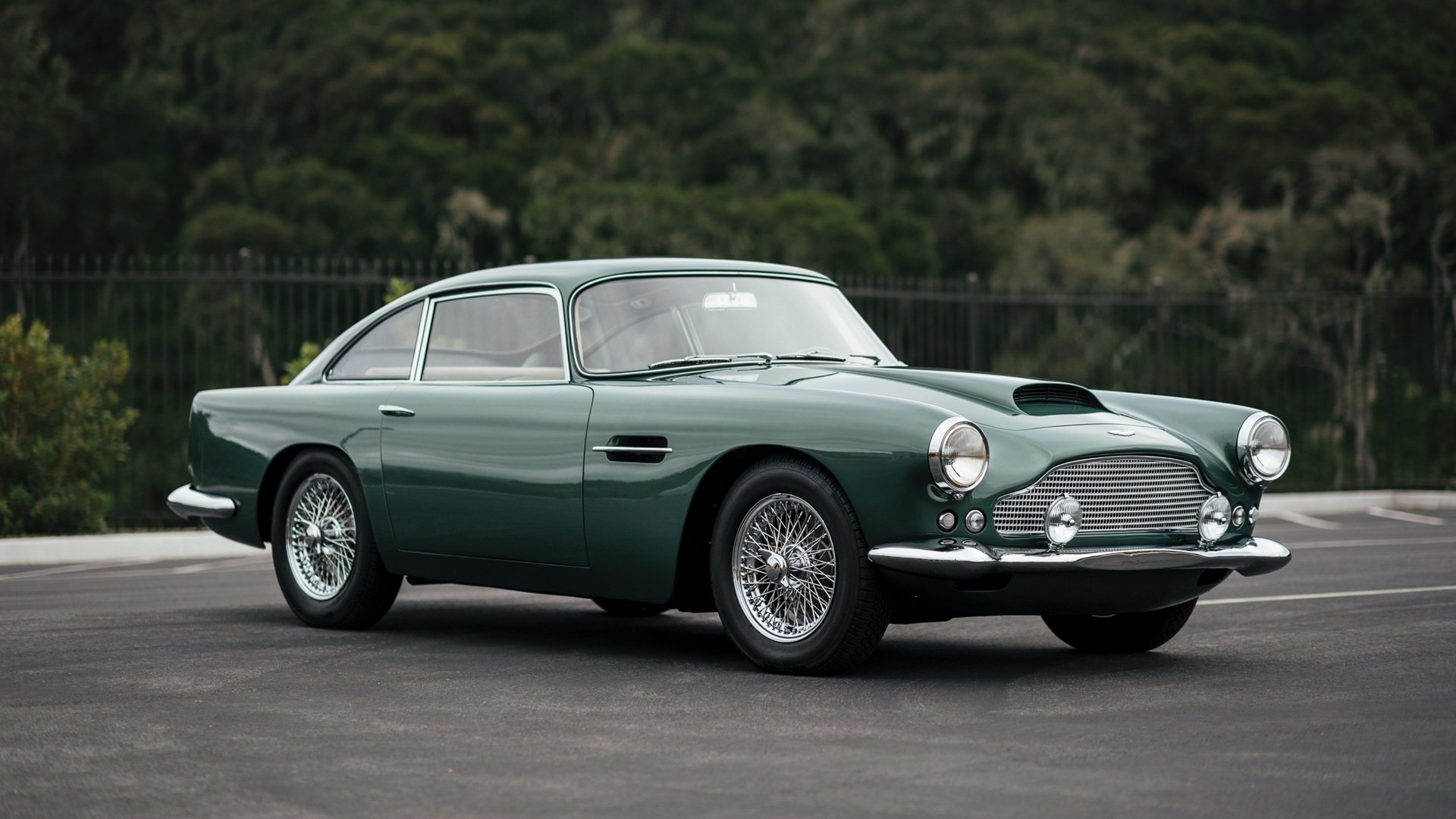 Spark 1:43 Aston Martin DB4 GT Year 1960 dark green S2417 model car S2417  9580006924179