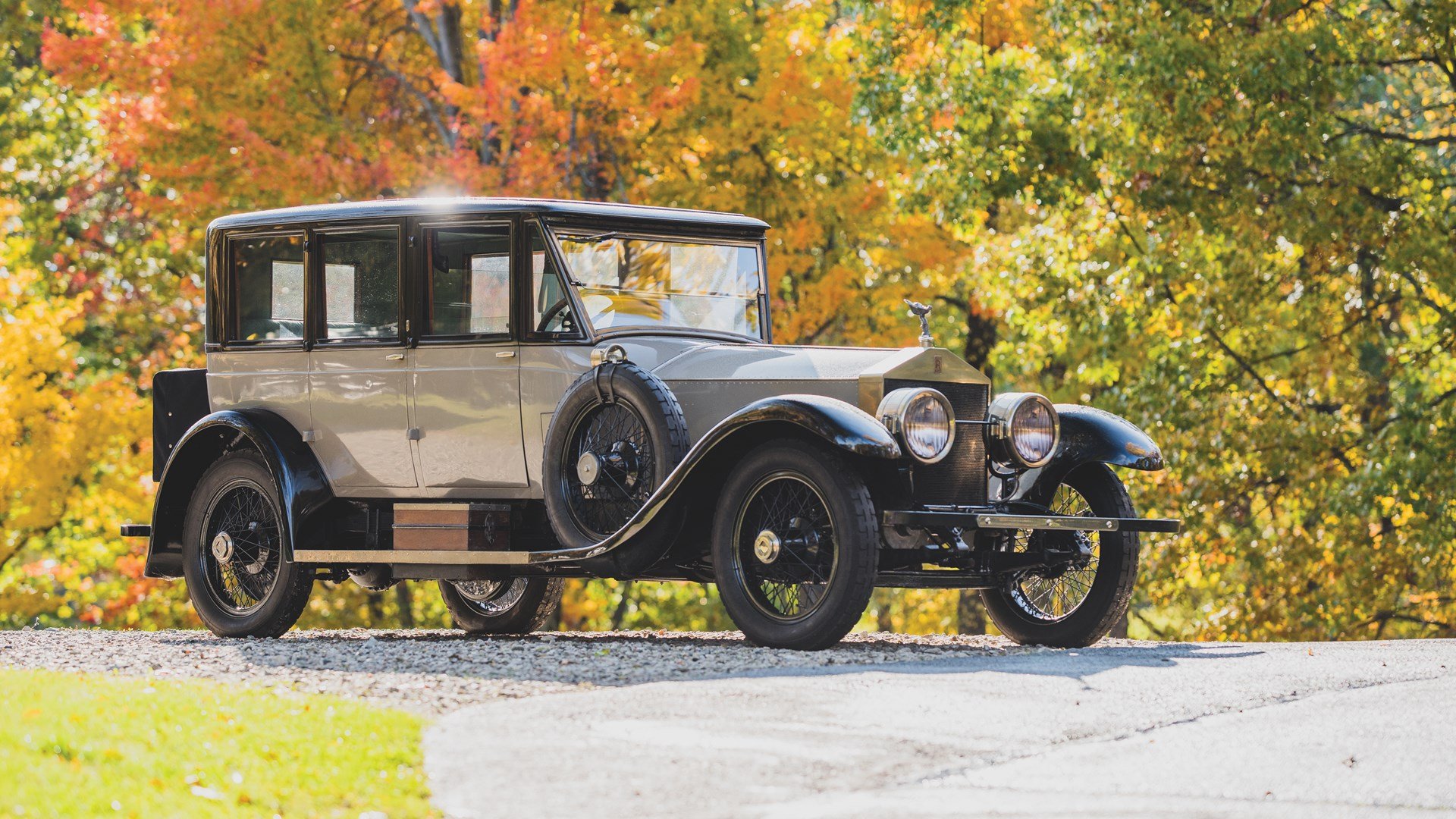 Oldtimer classic cars 1915 RollsRoyce Silver Ghost Skiff Upon its debut in 1907 the RollsRoyce 4050 horsepower Silver Ghost was considered to be the most advanced motorcar money could buy #48 Oldtimer classic cars 1915 RollsRoyce Silver Ghost Skiff Upon its debut in 1907 the RollsRoyce 4050 horsepower Silver Ghost was considered to be the most advanced motorcar money could buy