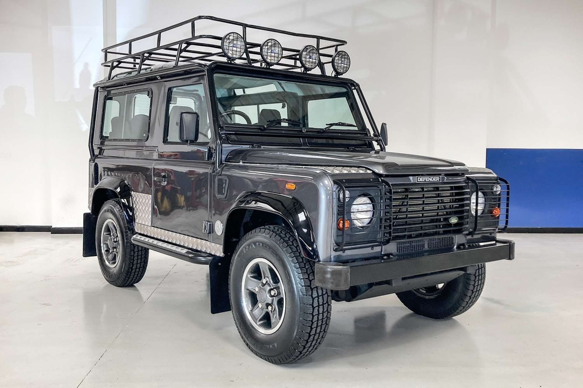 2002 Land Rover Defender | Classic Driver Market