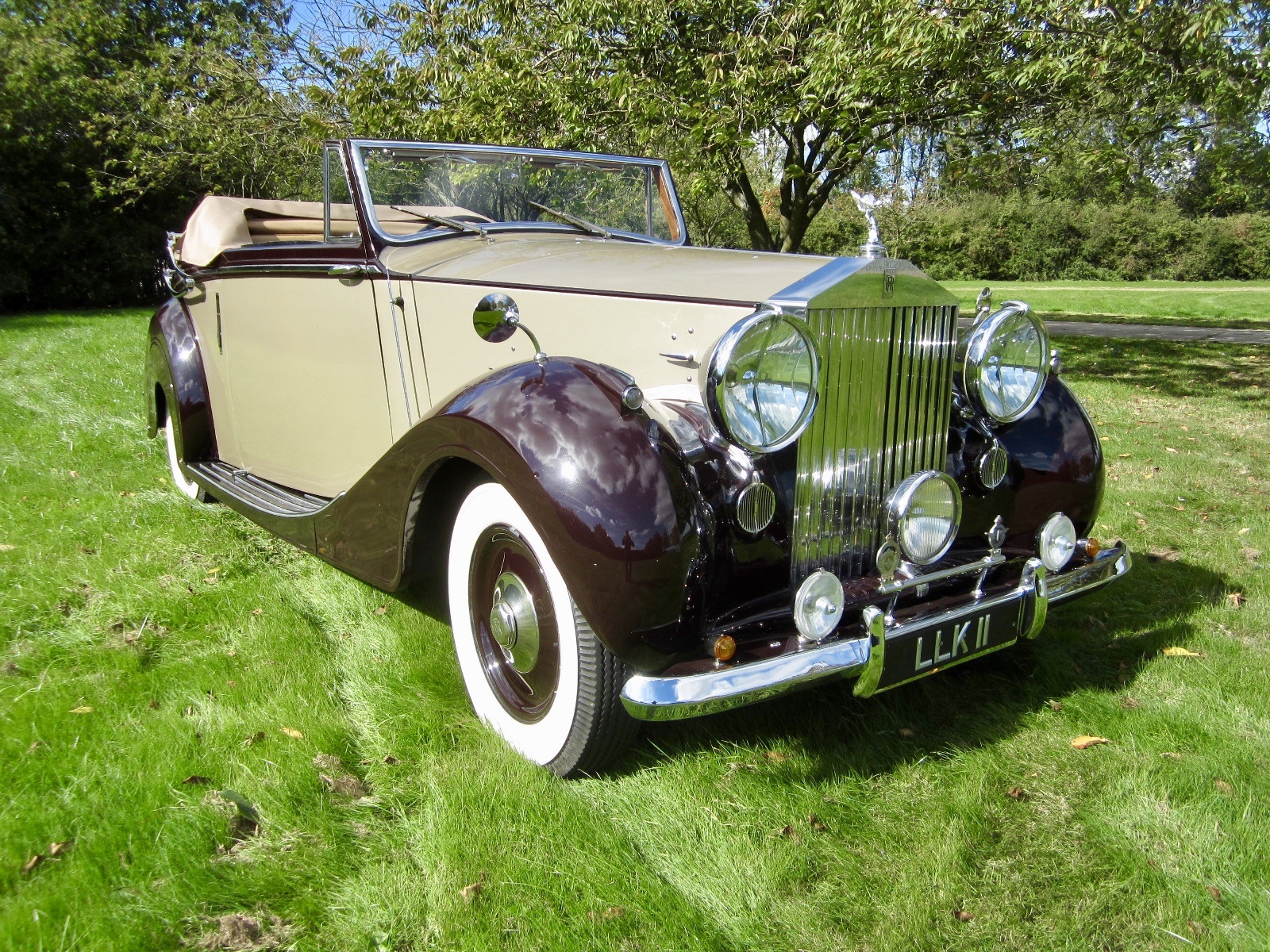 Lot 70  1990 RollsRoyce Corniche Convertible III