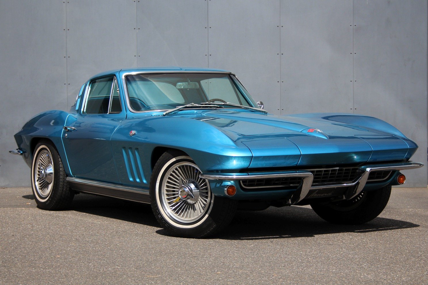 1965 Chevrolet Corvette - C2 Sting Ray.