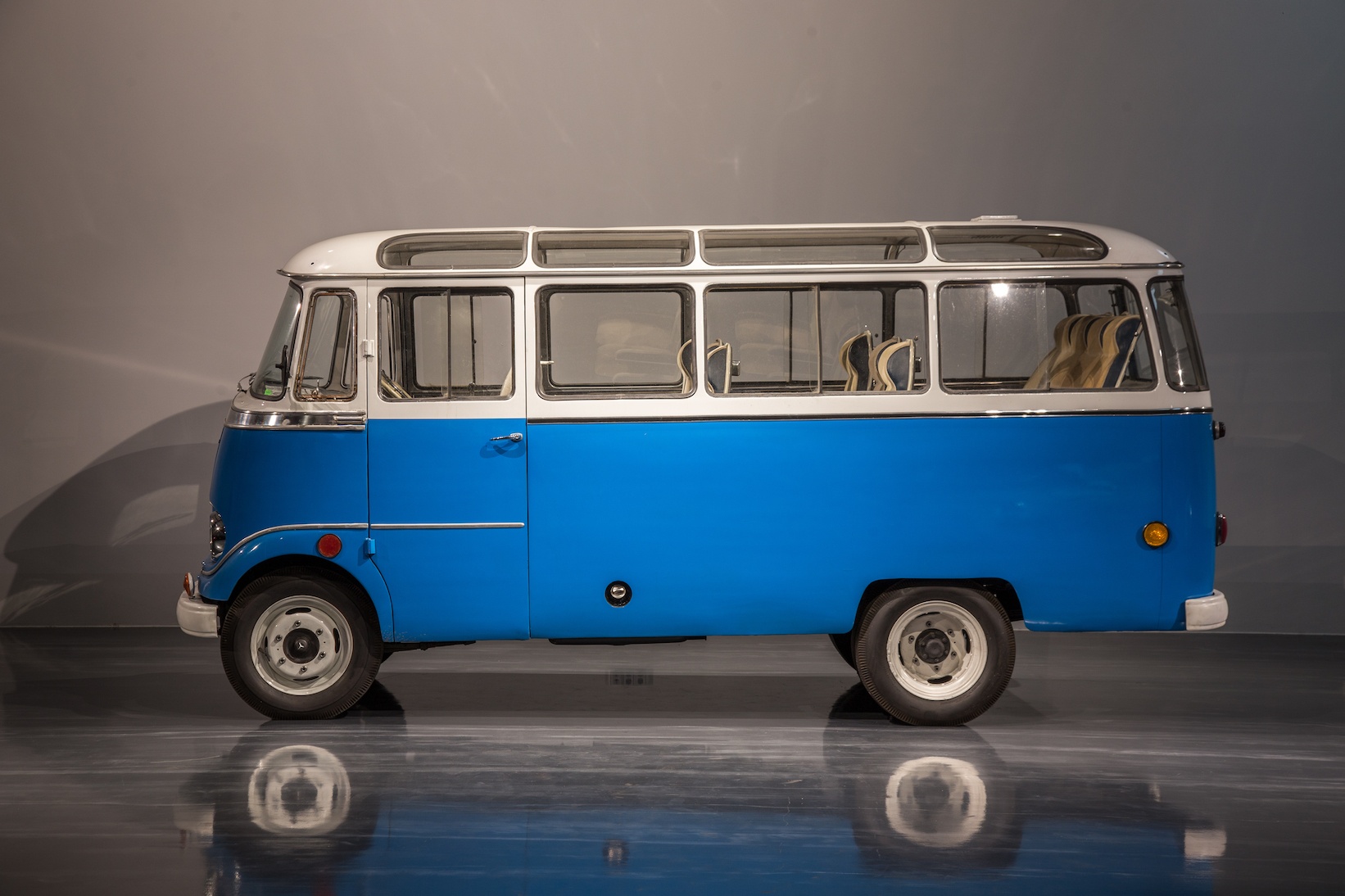 Mercedes Benz o 319 Bus