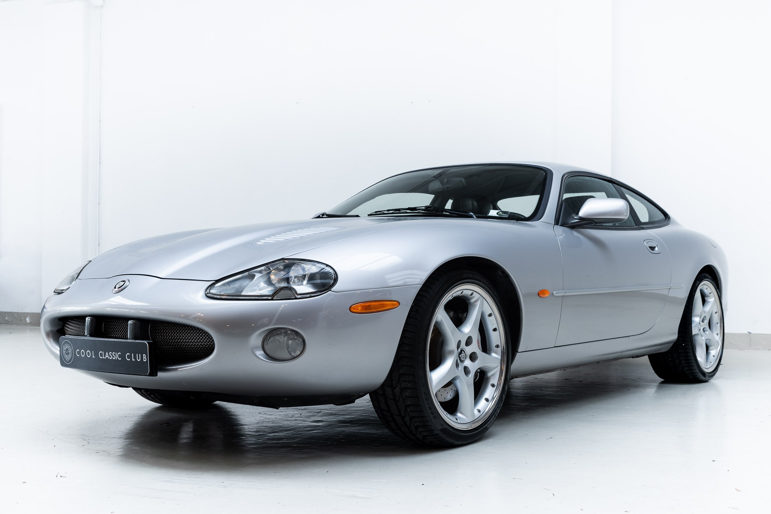 2001 Jaguar XKR - Silverstone 1/200 | Classic Driver Market