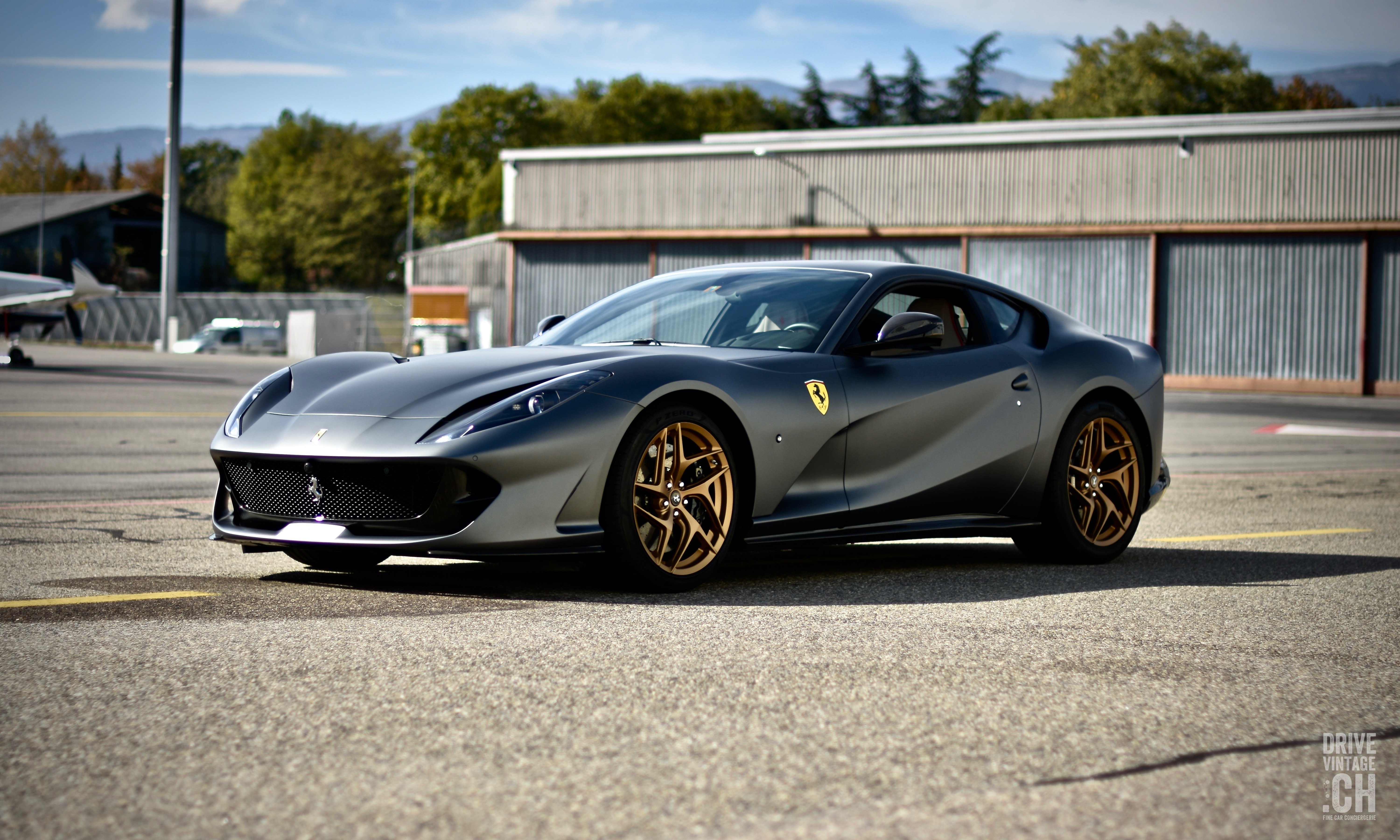 Феррари 812 Суперфаст Феррари f12 Berlinetta
