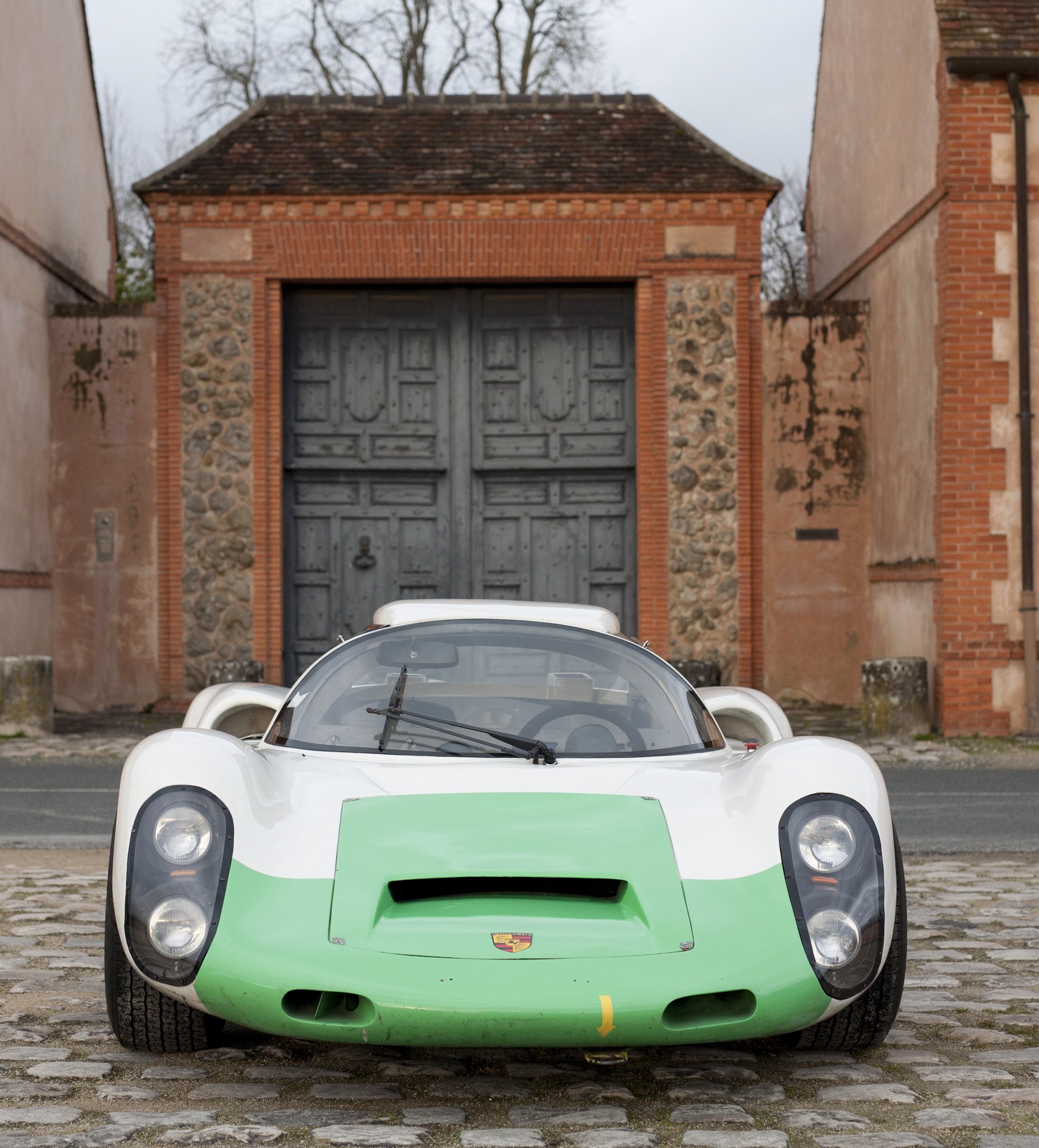 Porsche 910 replica