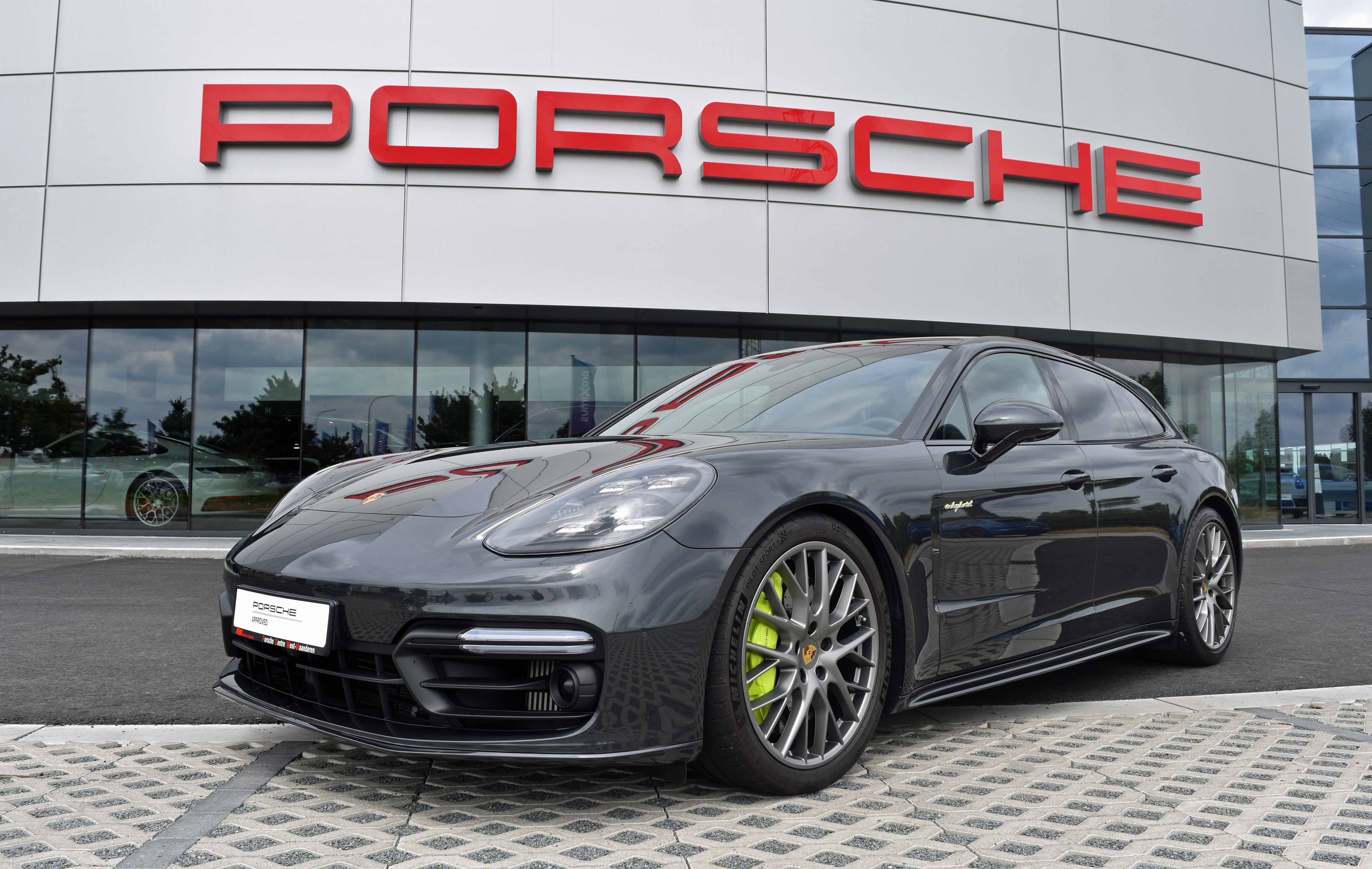 2018 Porsche Panamera Turbo S E Hybrid Sport Turismo