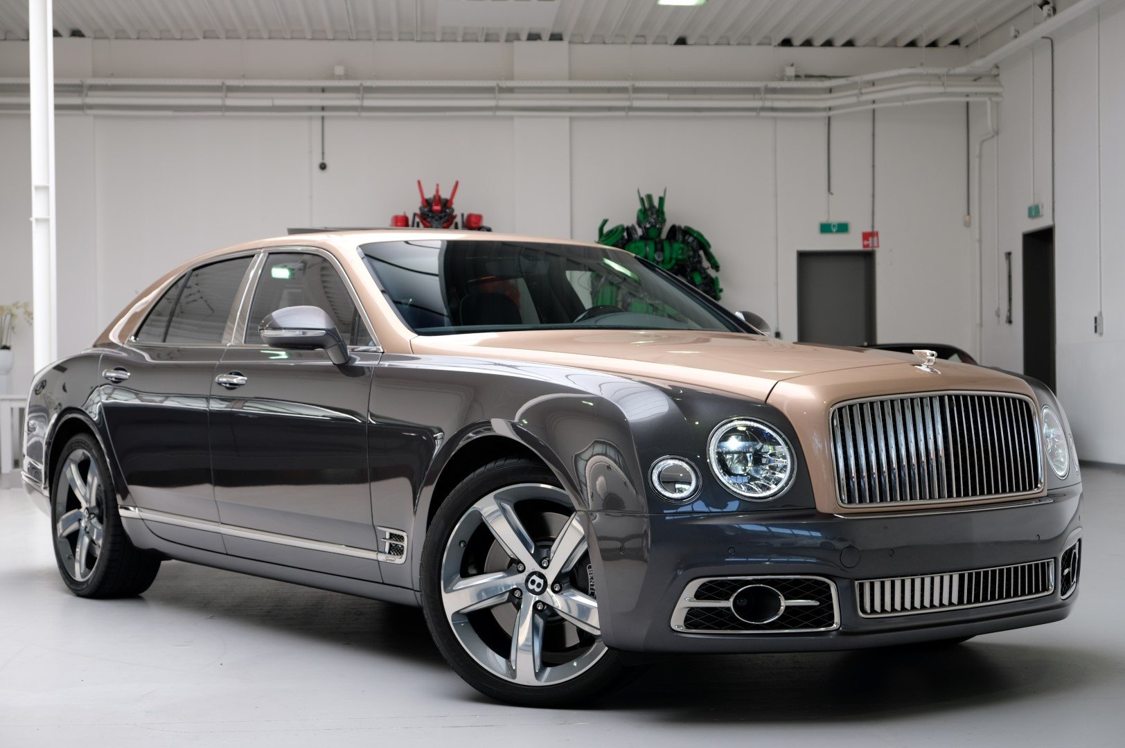 The Ultimate Luxury Experience: The 2017 Bentley Mulsanne Speed