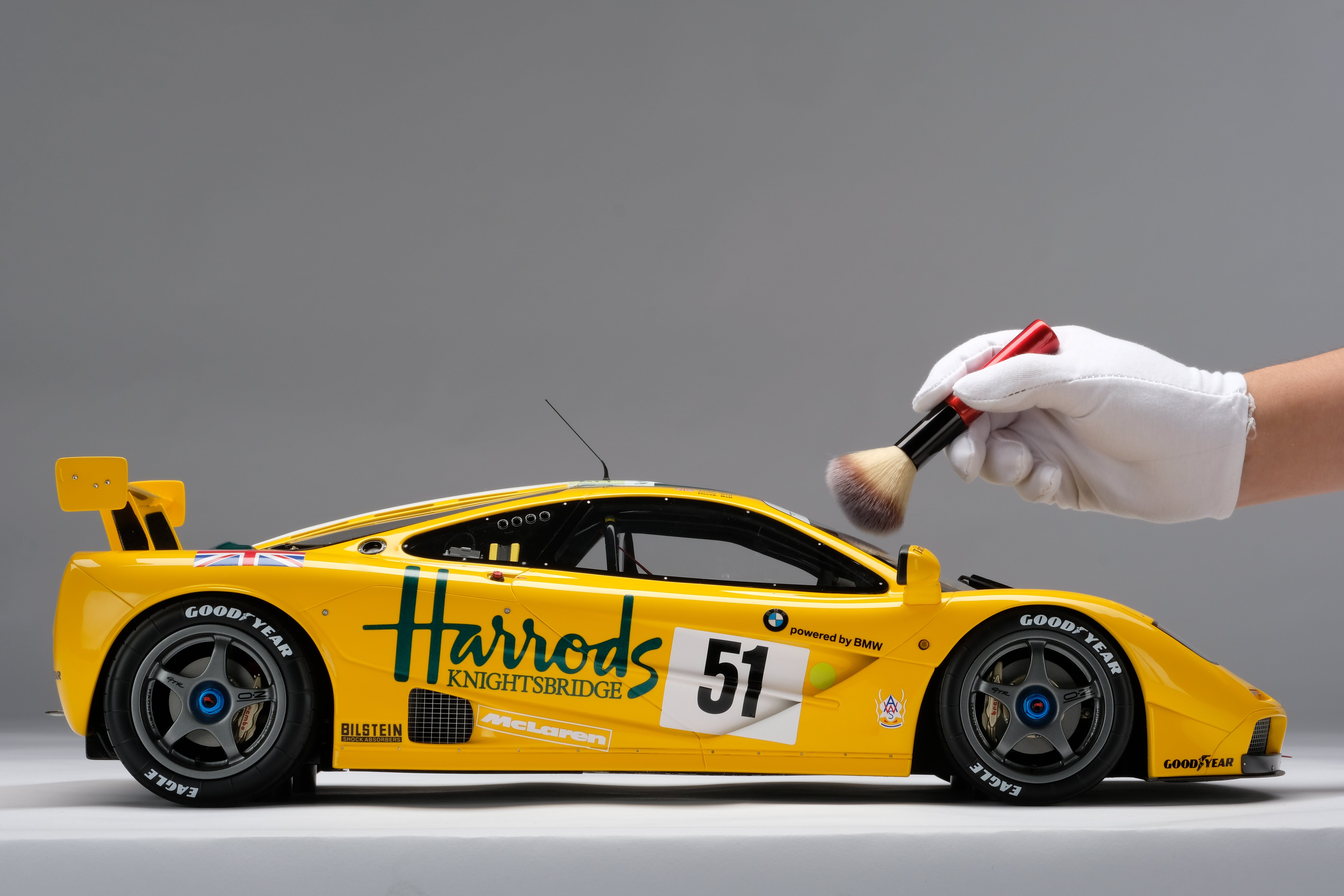 Amalgam Collection Mclaren F1 Gtr At 1 8 Scale Harrods Livery Classic Driver Market