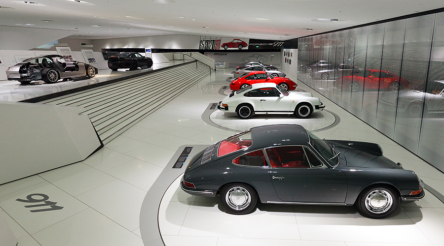 手数料安い Identity 911' at the Porsche Museum | Classic Driver Magazine 洋書