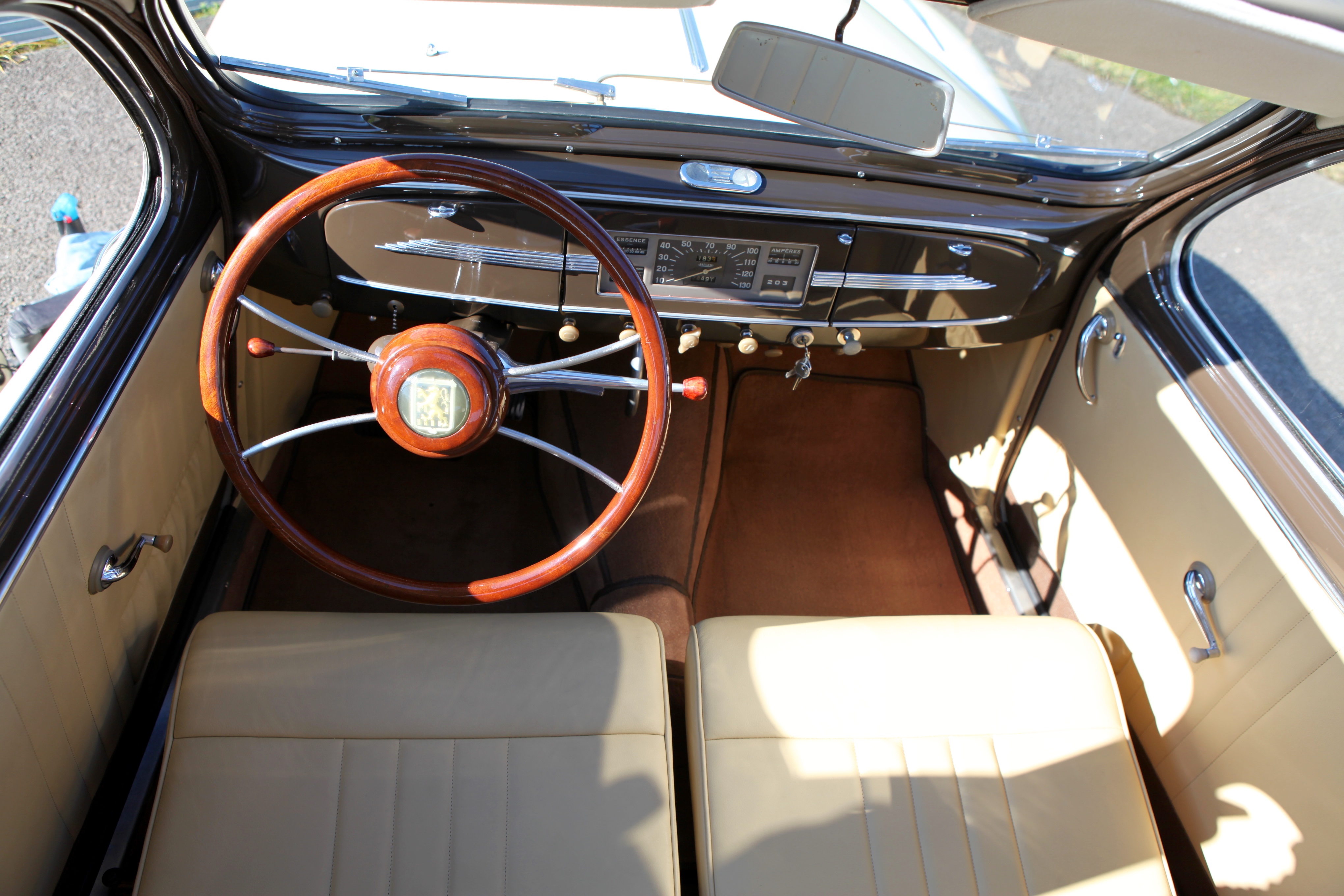 peugeot_203_luxe_export_7.jpg?itok=Gf_8D