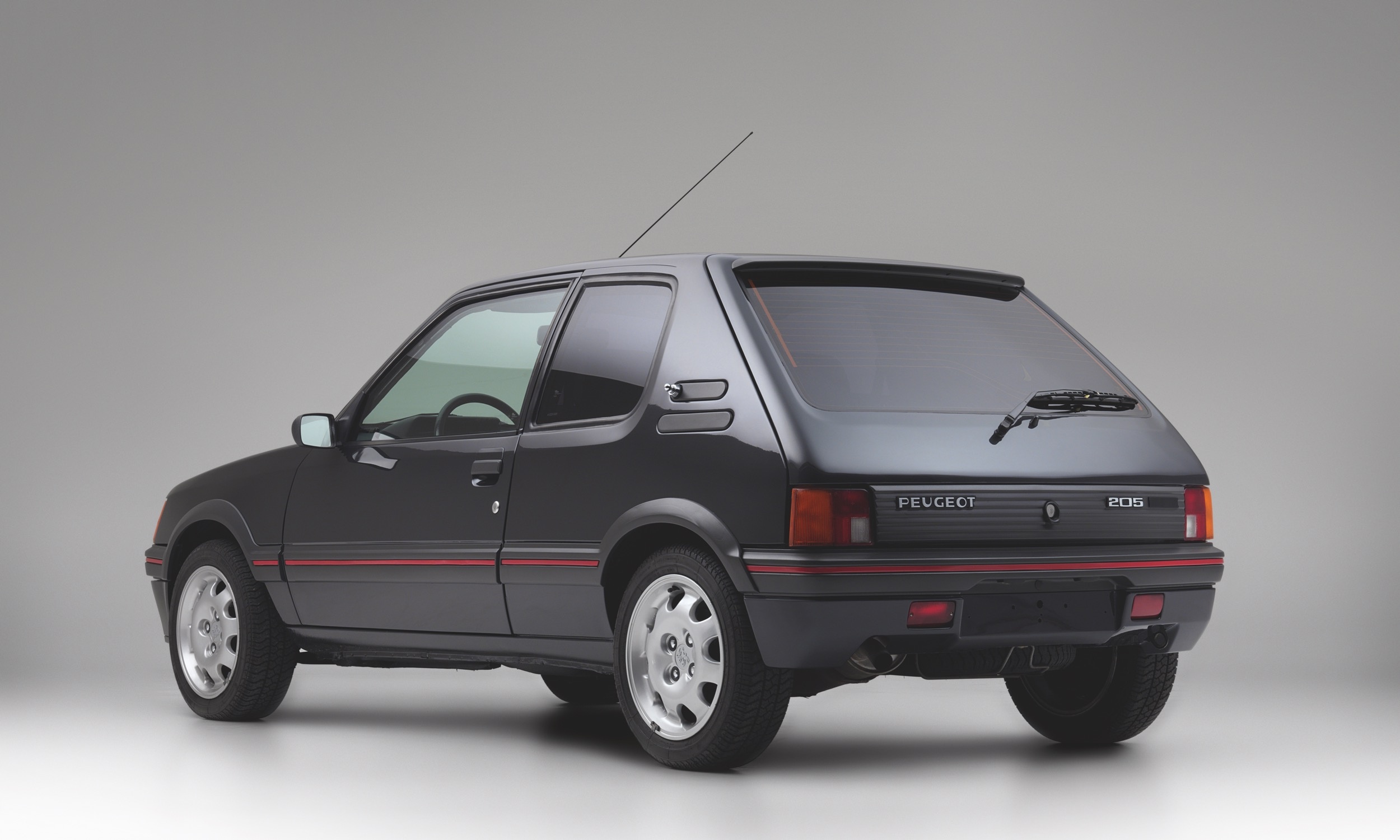 peugeot_205_gti_blinde_-_art_revs-_florent_moulin_-_6.jpg