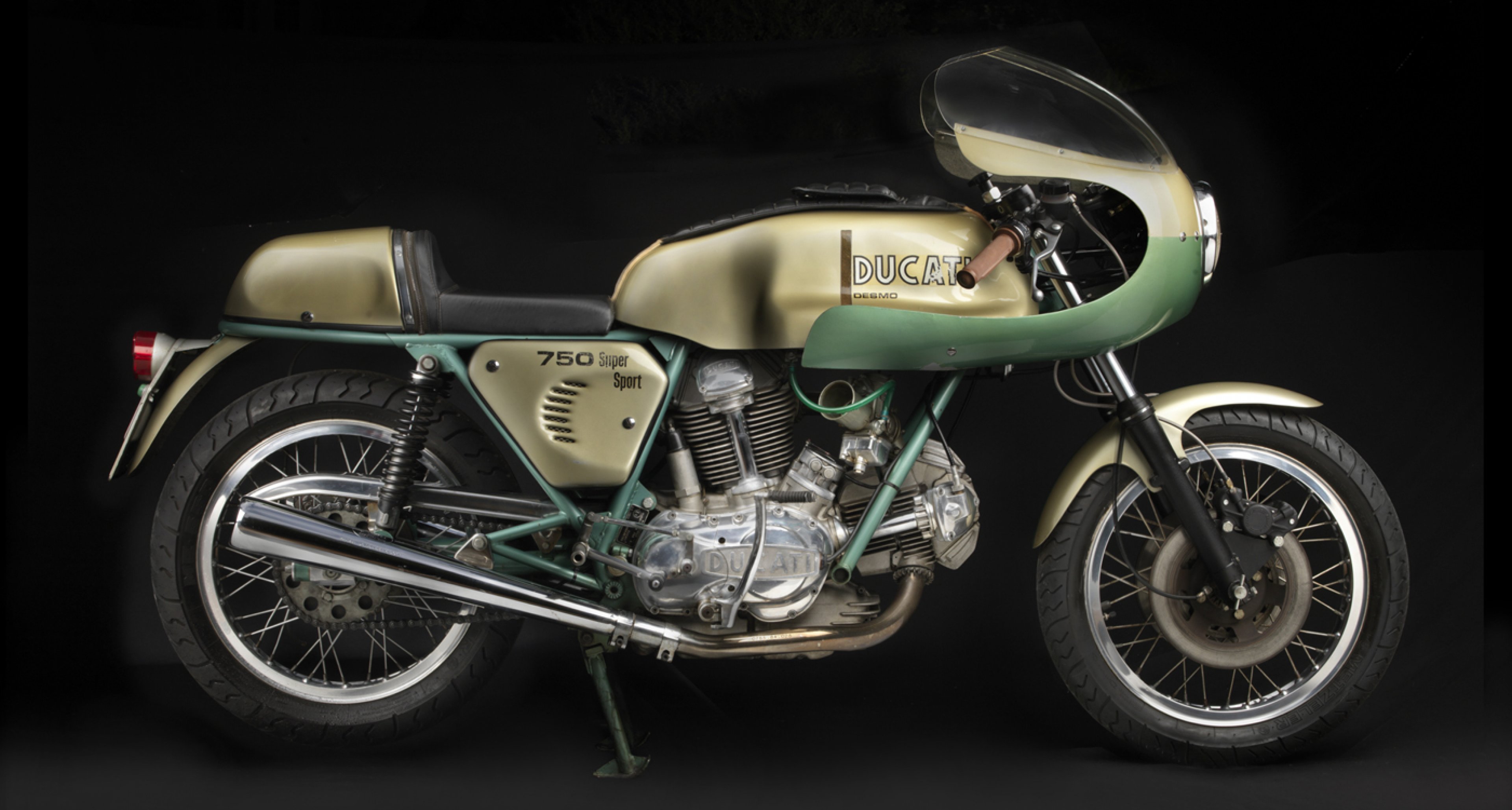 1974 Ducati 750 Super Sport. Collection of Somer and Loyce Hooker. Image © 2015 Peter Harholdt