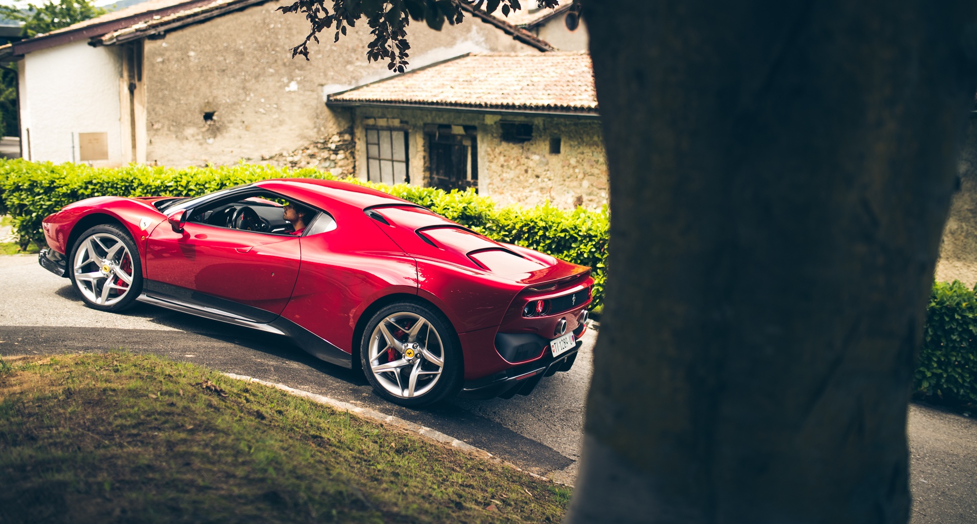 Ferrari Sp38 Deborah Trifft Ferrari F40 Rendezvous In Lugano Classic Driver Magazine