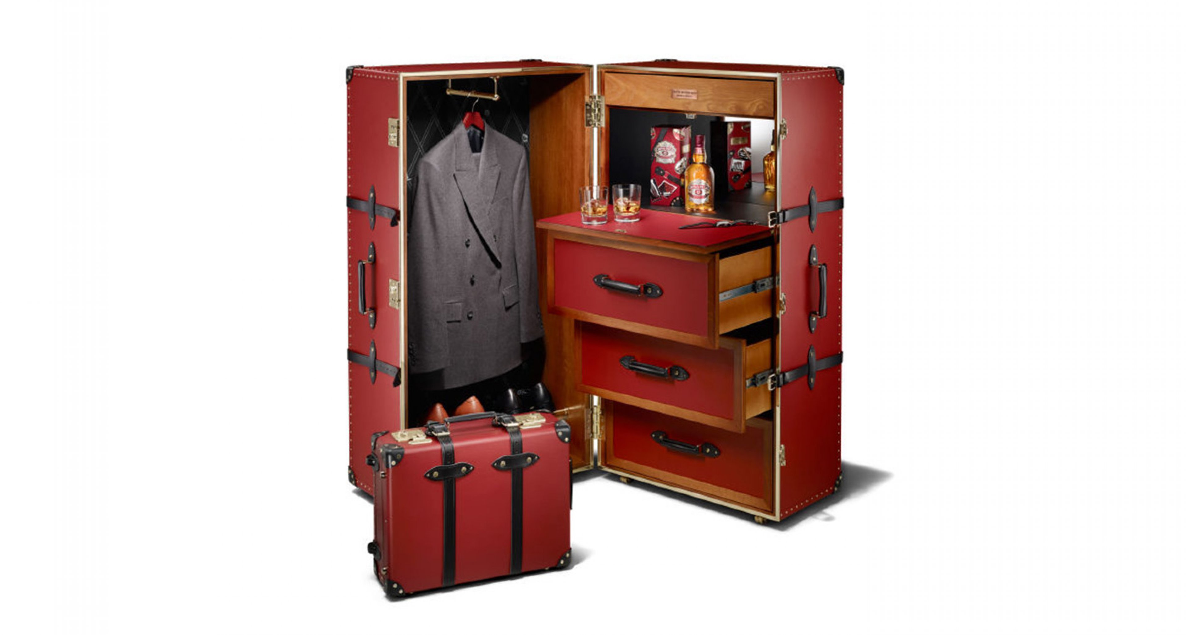 Is this steamer trunk the ultimate gentleman’s travel