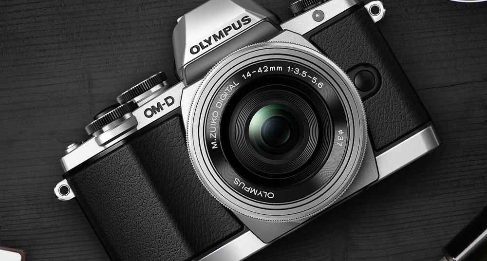 Shooting in style: The best retro-look cameras | Classic Driver Magazine