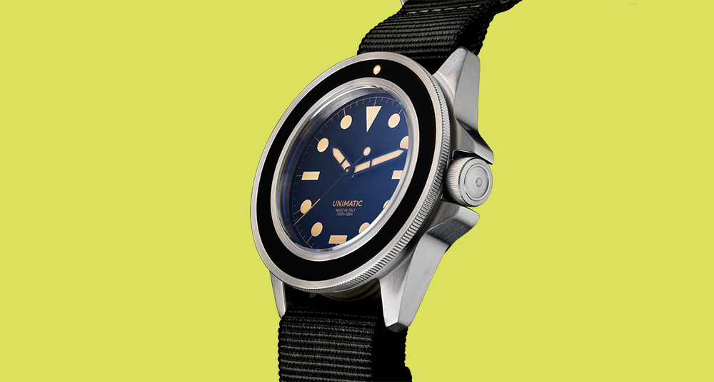 minimalist dive watch
