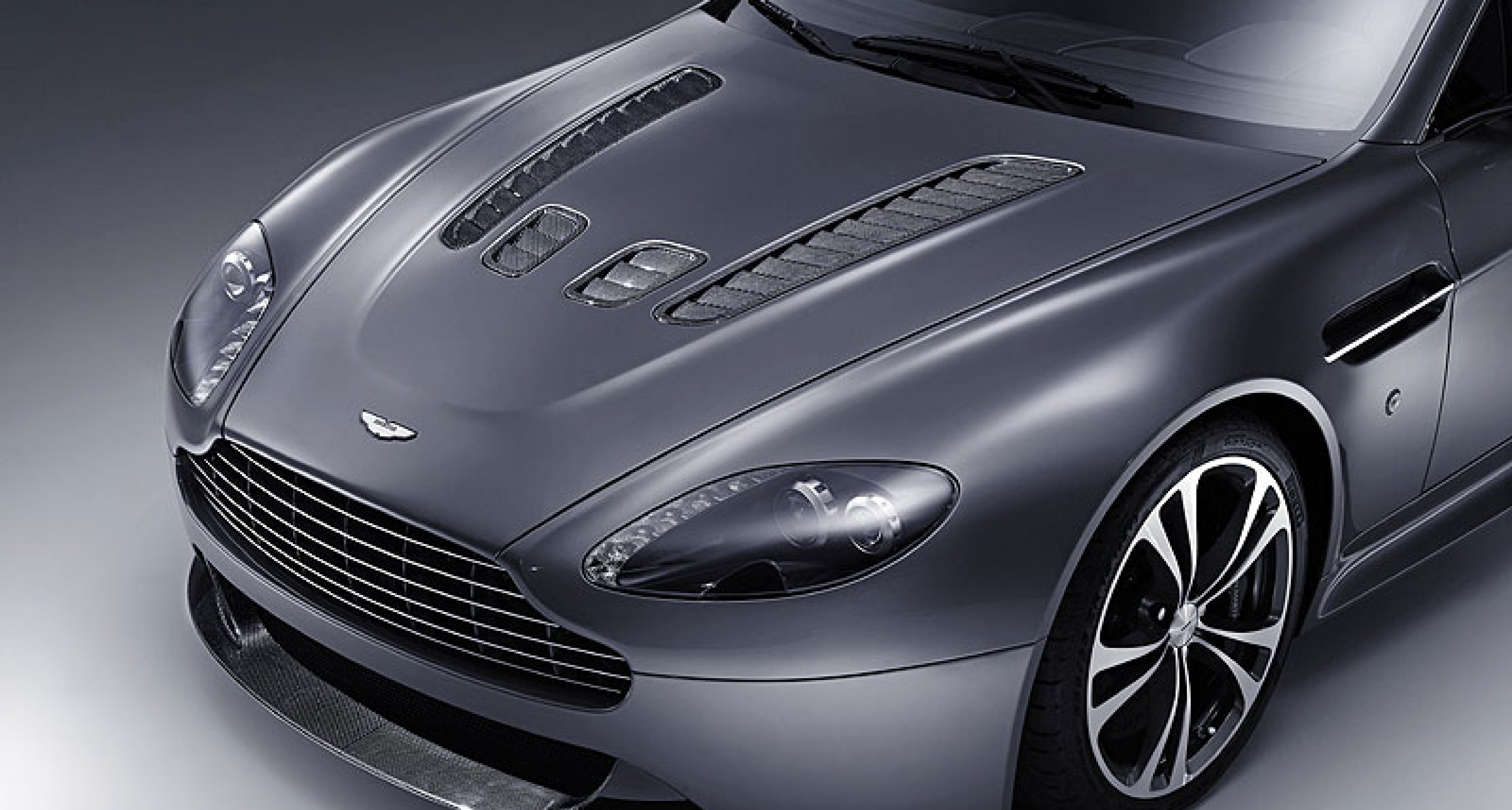 Aston Martin V12 Vantage Set for Geneva Launch