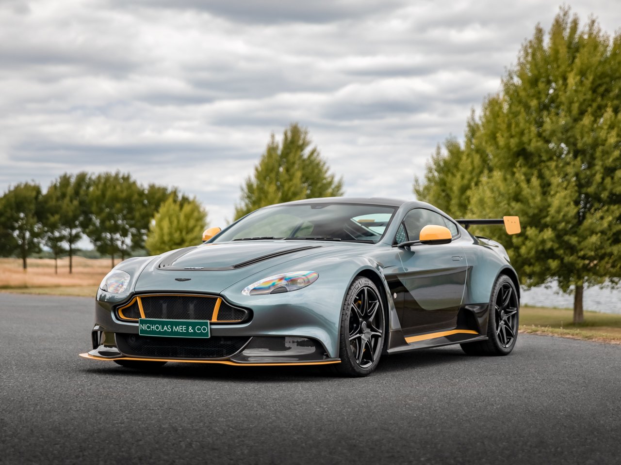 Aston Martin Vantage gt 2008