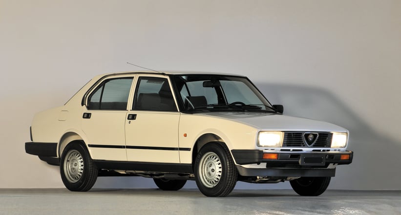 alfetta_1.6_2_phares_-_452529_pg_1_0.jpg