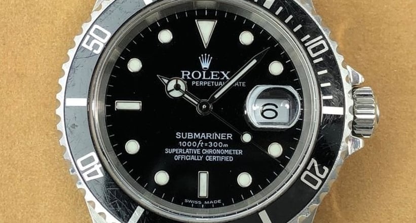 Rolex - Submariner Date - 16610 - Men 