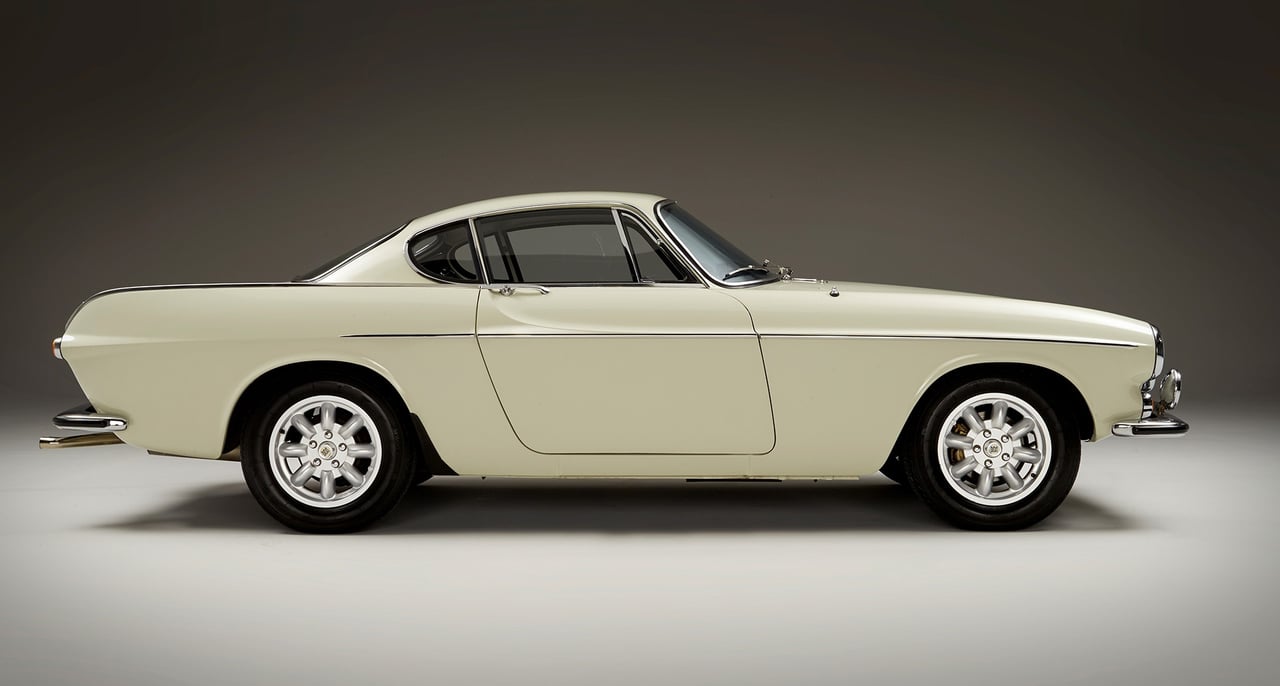 225604_1967_volvo_s_st1_from_the_saint_tv_series.jpg