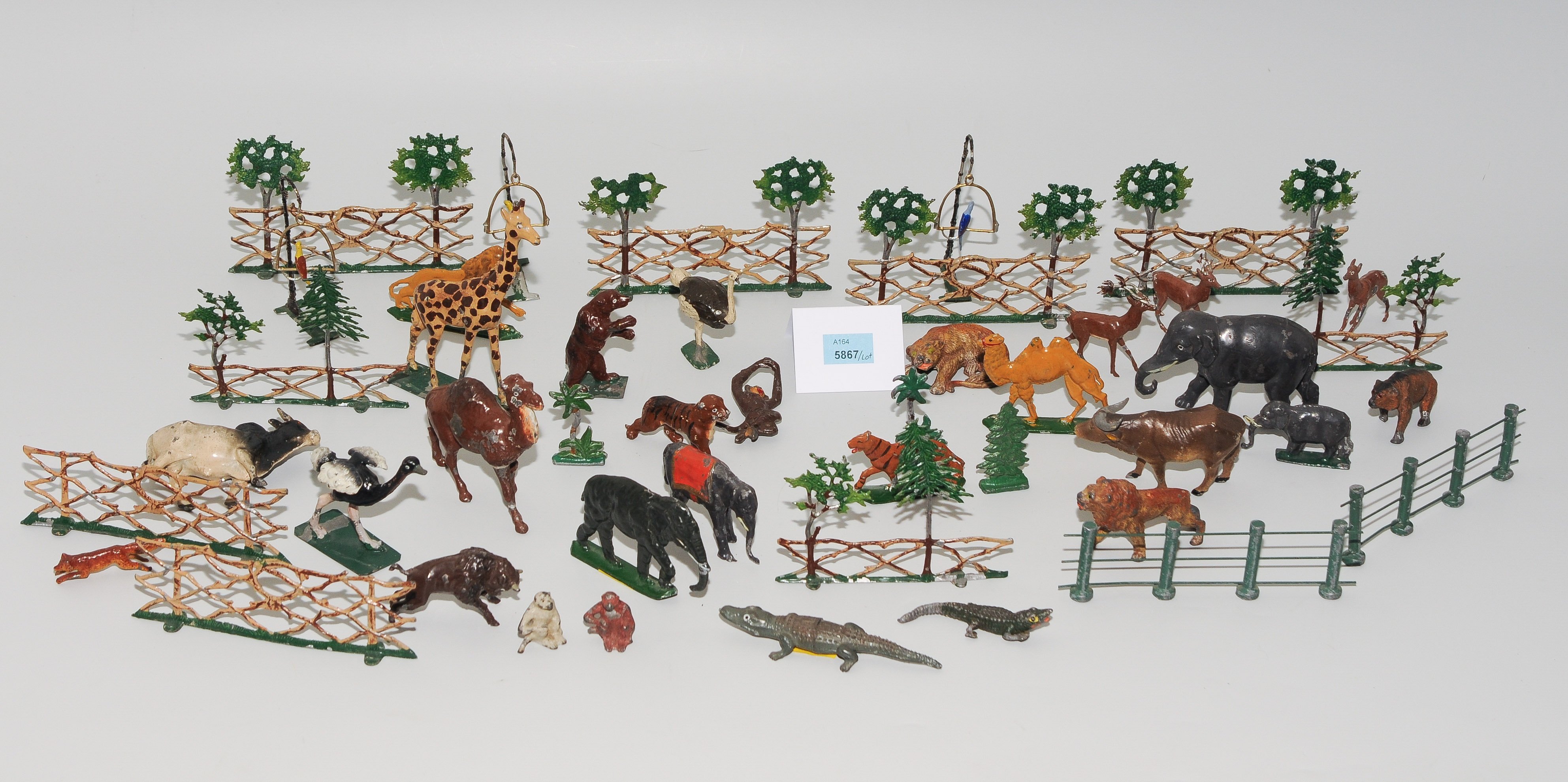 zootiere spielzeug Lot: Zootiere und Gehege | Classic Driver Market