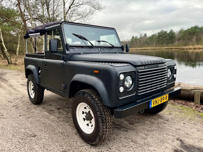 1986 Land Rover Defender | Classic Driver Market