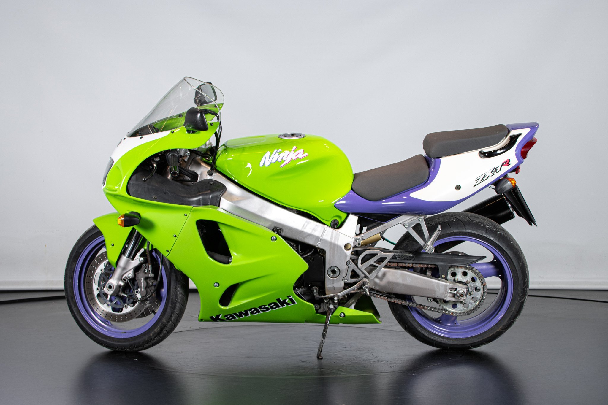 七里　LL 1996 Kawasaki ZX-7R | Classic Driver Market