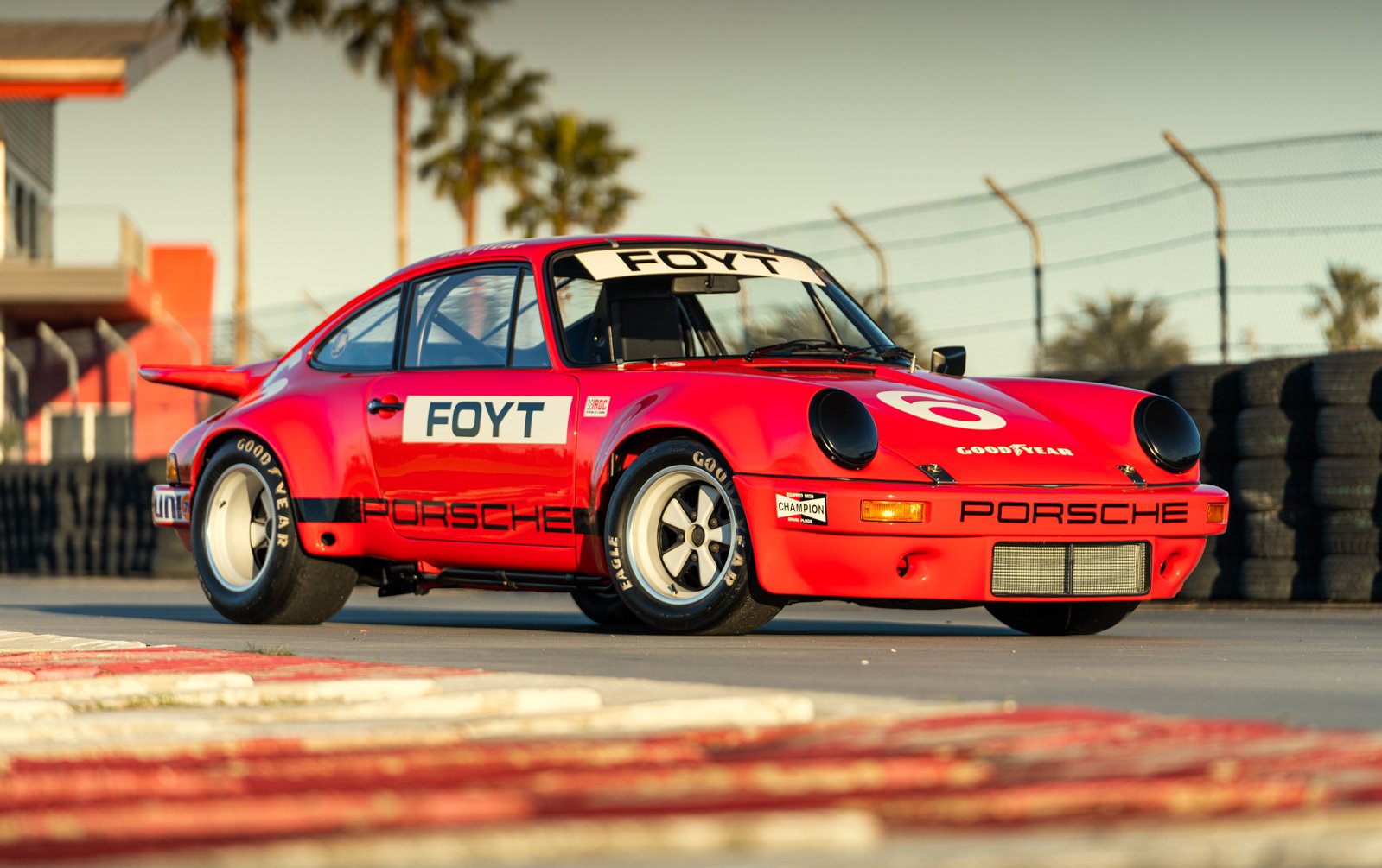 Photo Vintage Porsche 911 Carrera RSR Richard Petty IROC Riverside 1973 - Collection Automobile