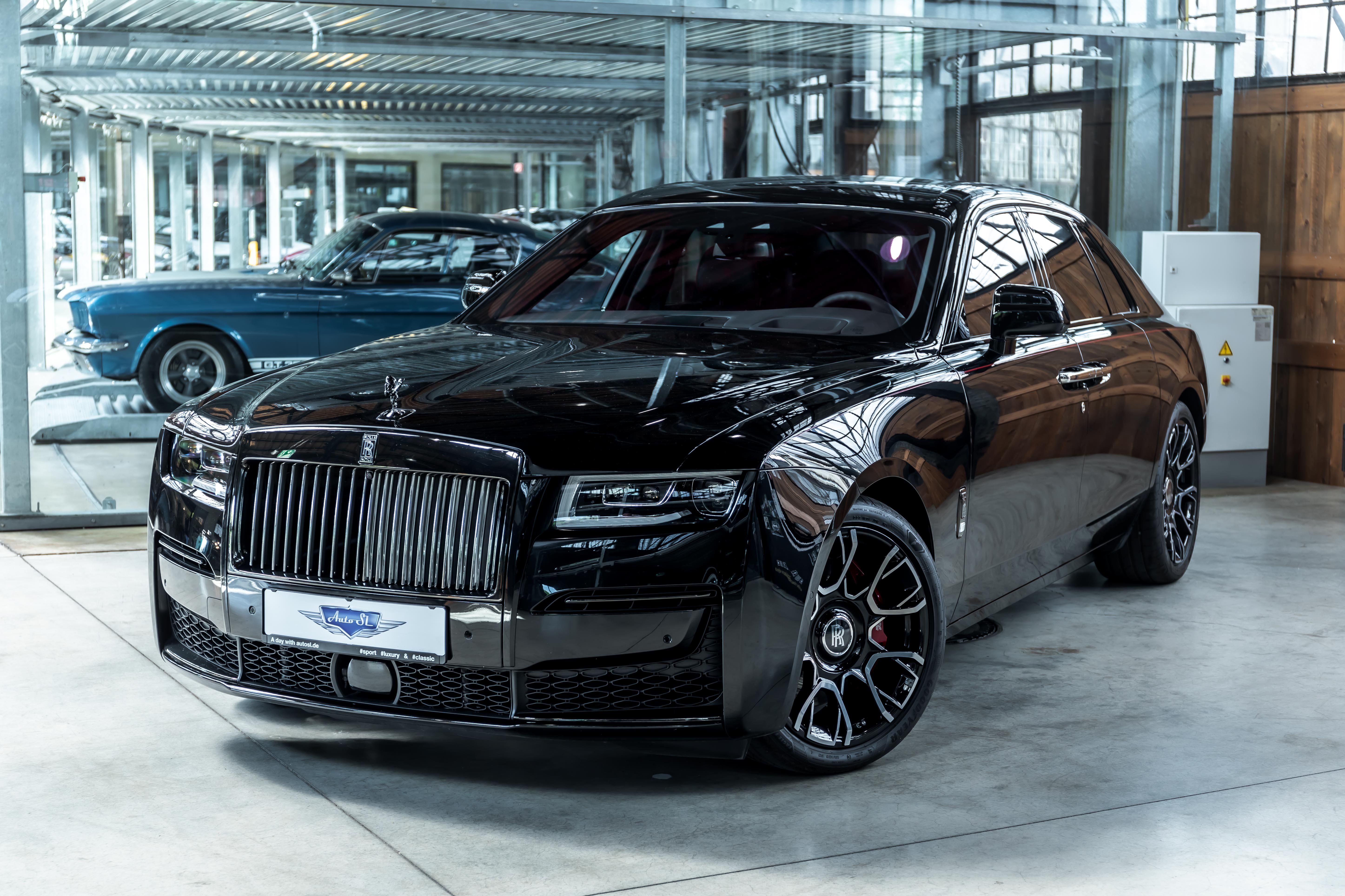 https://www.classicdriver.com/sites/default/files/users/116317/cars_images/116317-933137-car-20220919_121110-autosl_-_rolls_royce_ghost_black_badge_-_mobile_-9.jpg