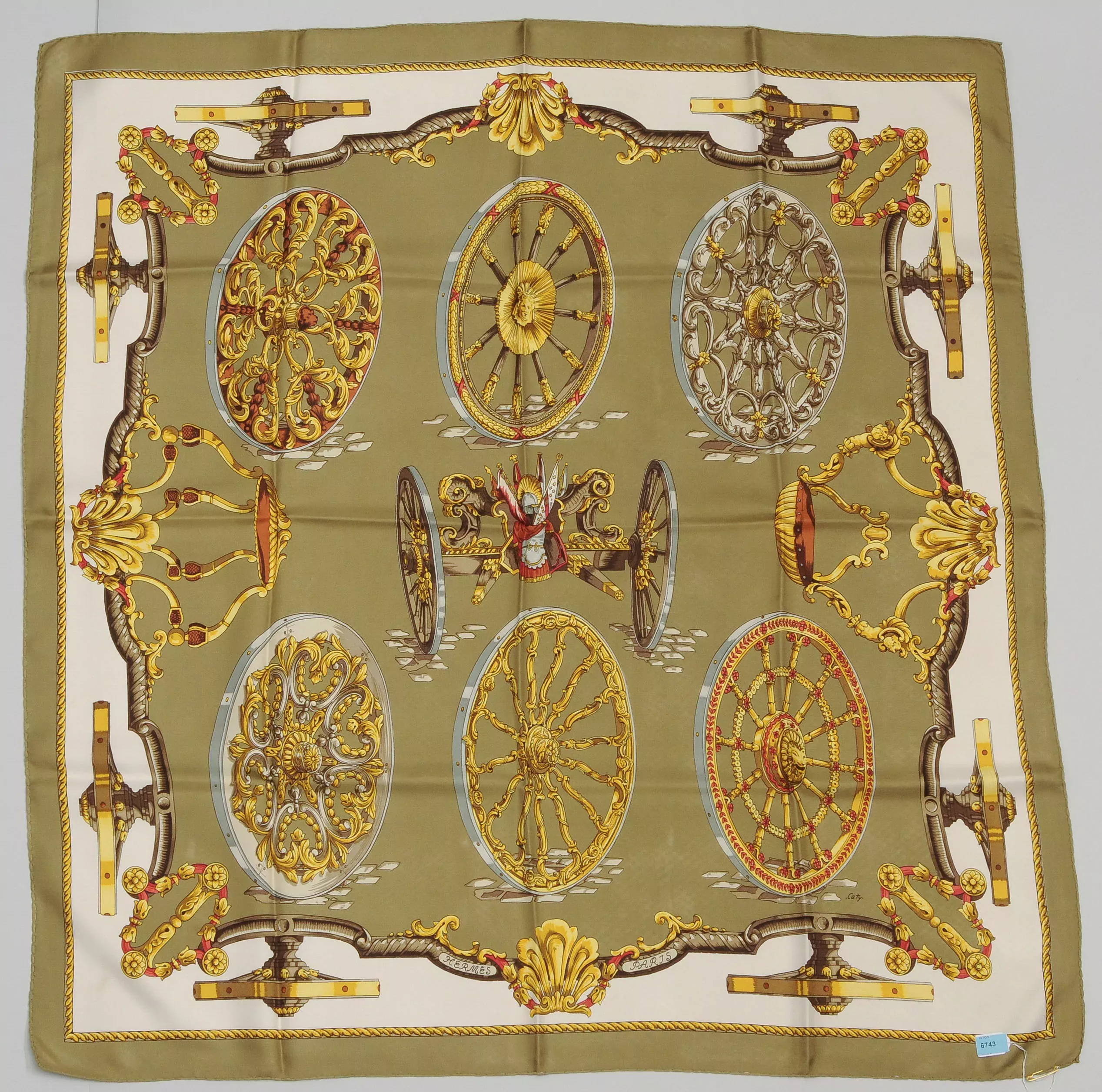 Foulard Hermès « Roues De Canon » En Soie 100% – Modèle Vintage Noir, Occasion En Excellent état