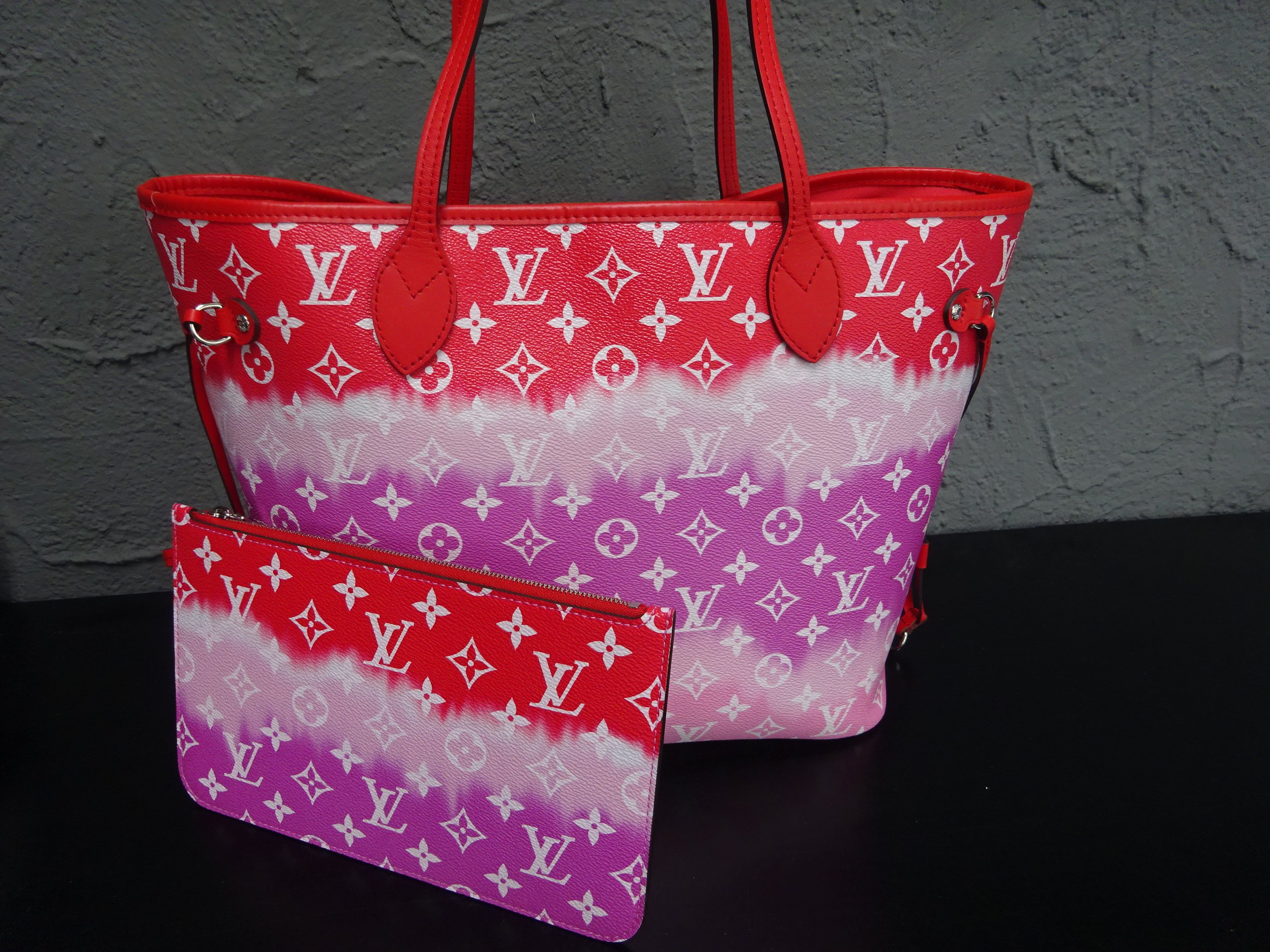 Limited Edition Louis Vuitton Neverfull MM Pink / Red Escale Bag